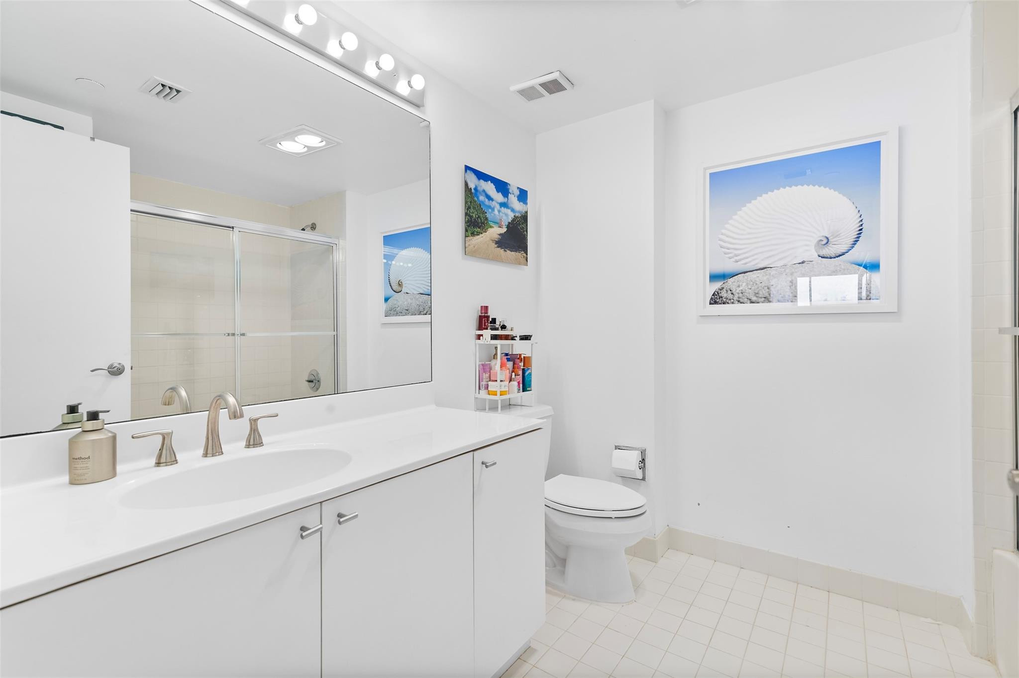 THE LANDMARK CONDO - Residential