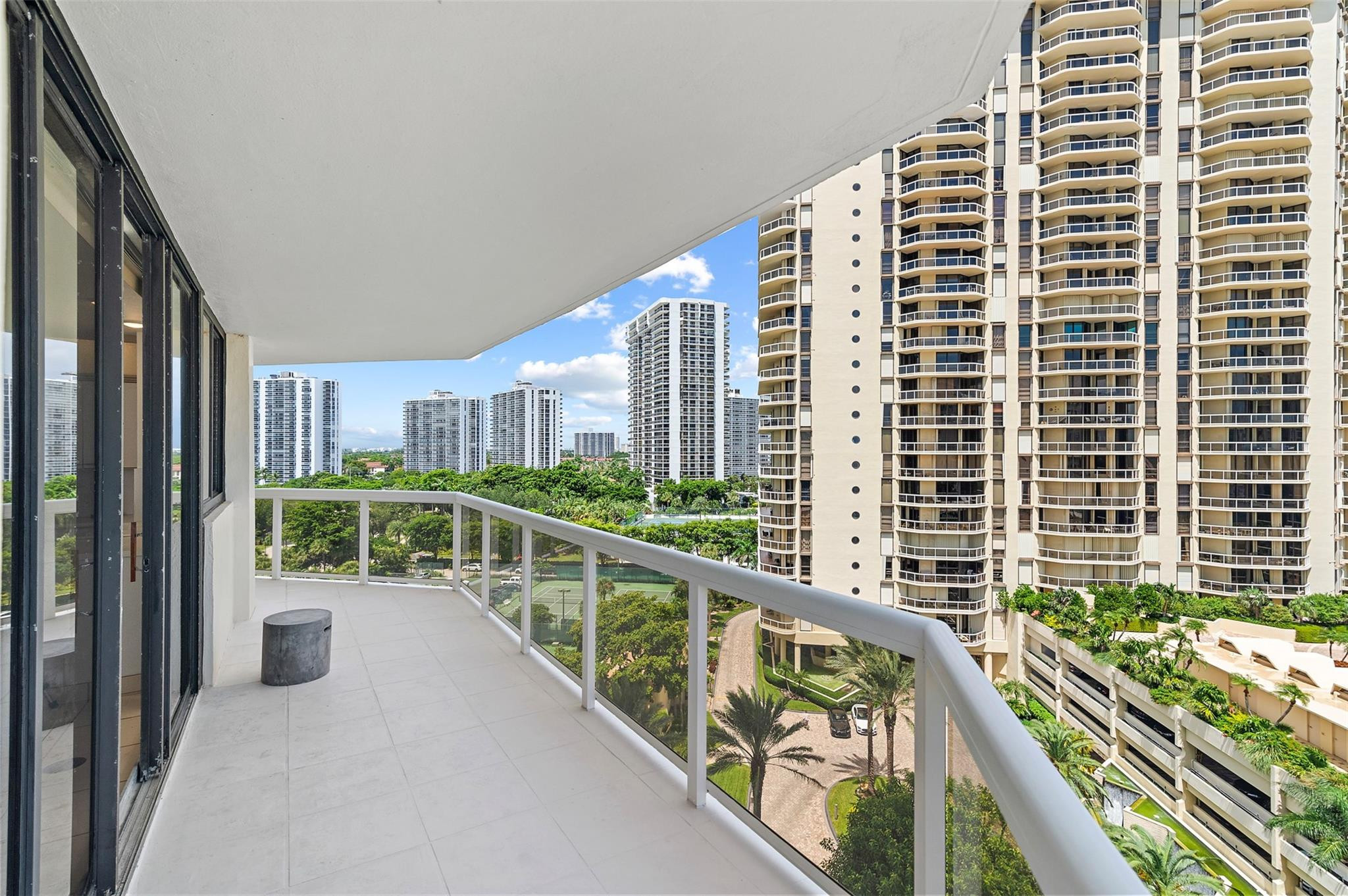 THE LANDMARK CONDO - Residential