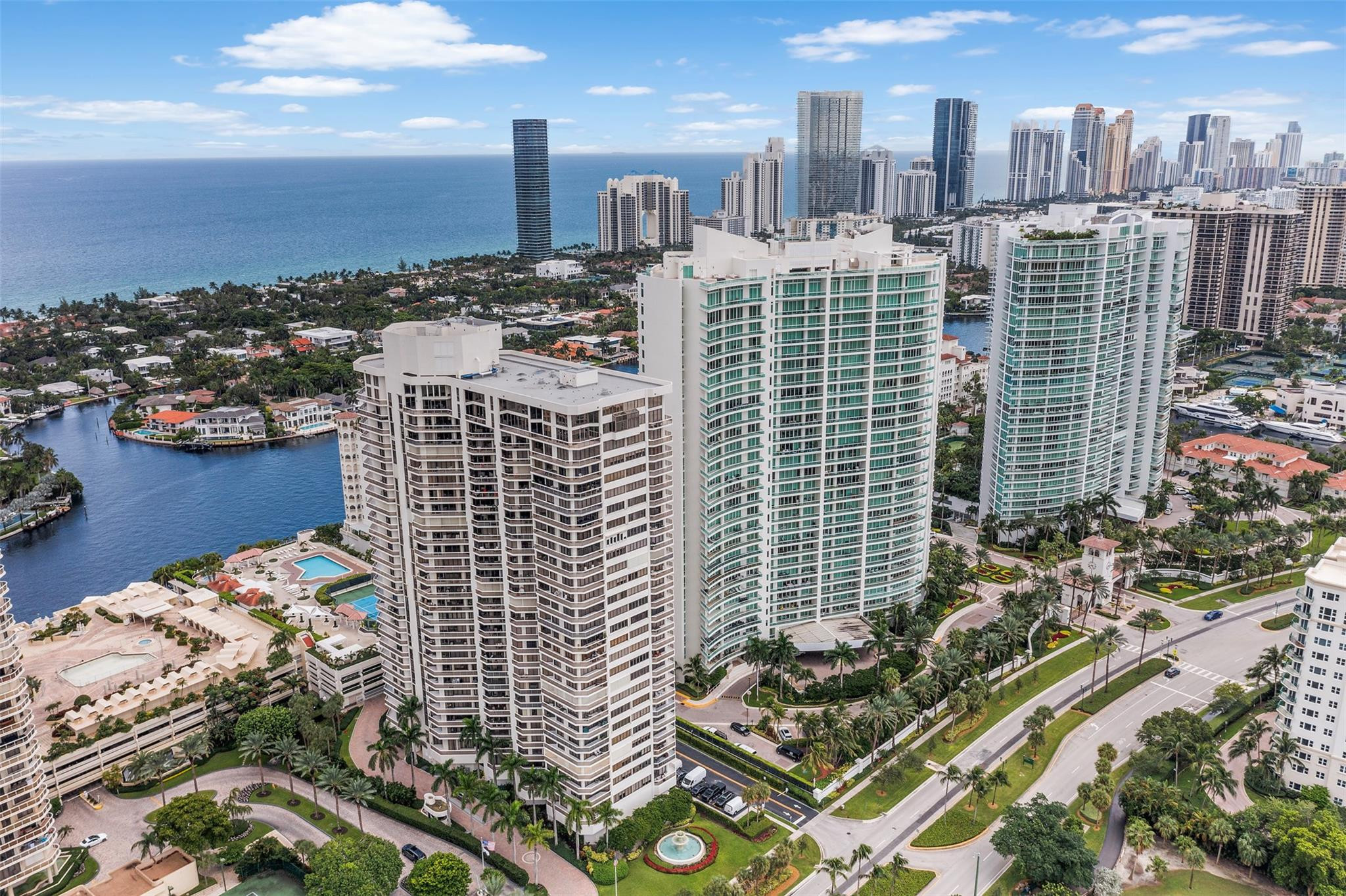 THE LANDMARK CONDO - Residential