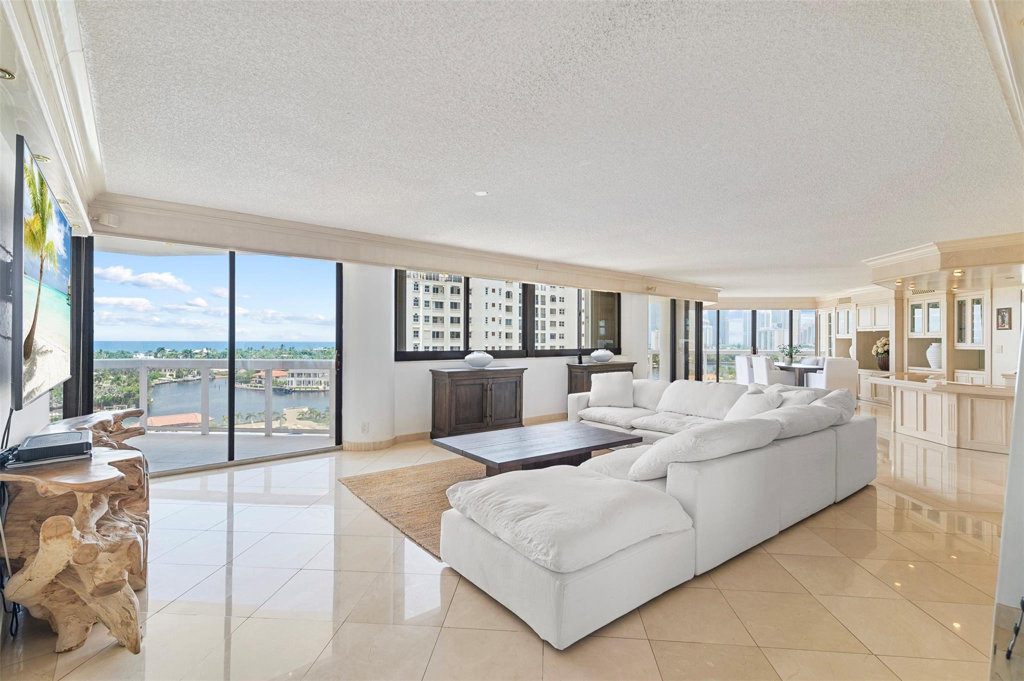 THE LANDMARK CONDO - Residential