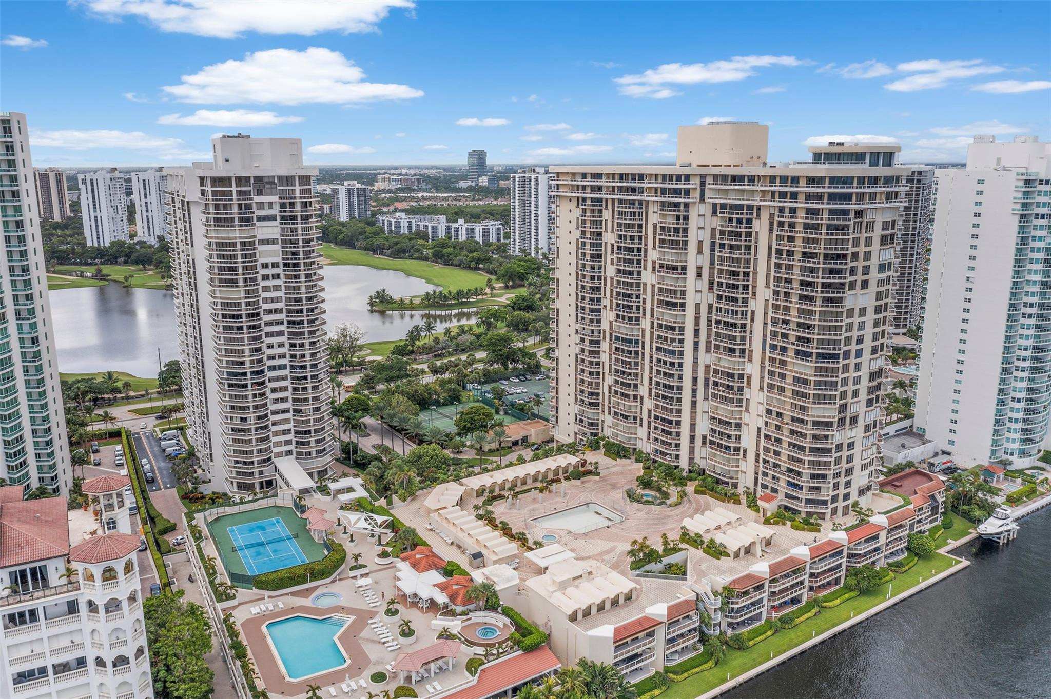 THE LANDMARK CONDO - Residential