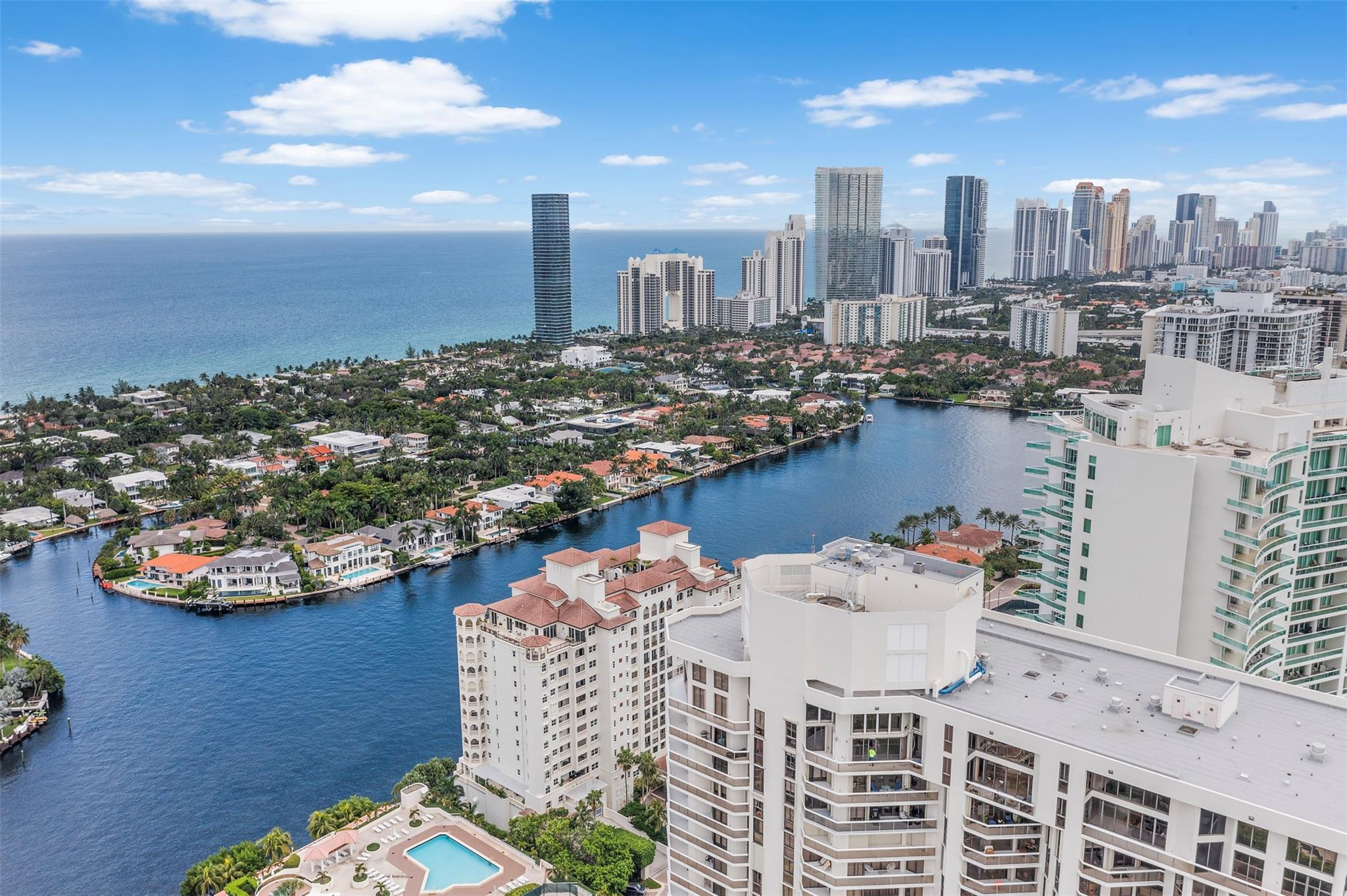 THE LANDMARK CONDO - Residential