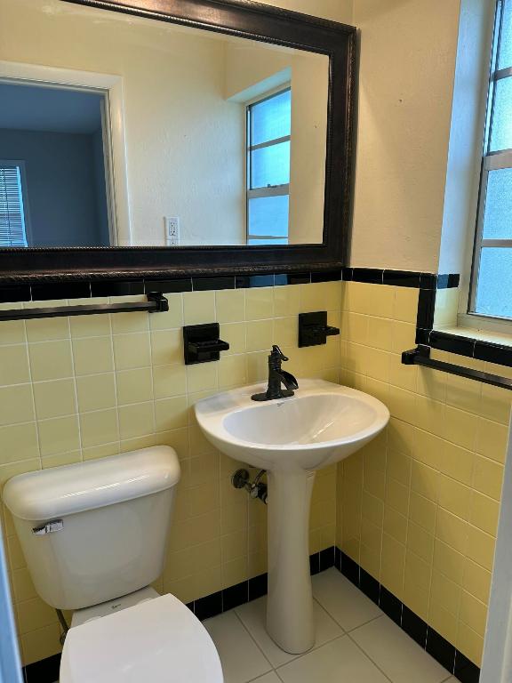 HYPOLUXO RIDGE - Residential Lease