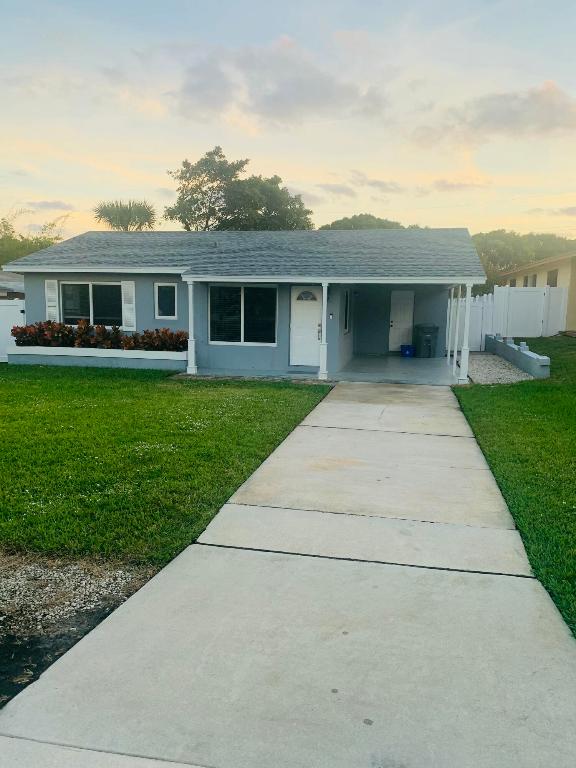 HYPOLUXO RIDGE - Residential Lease