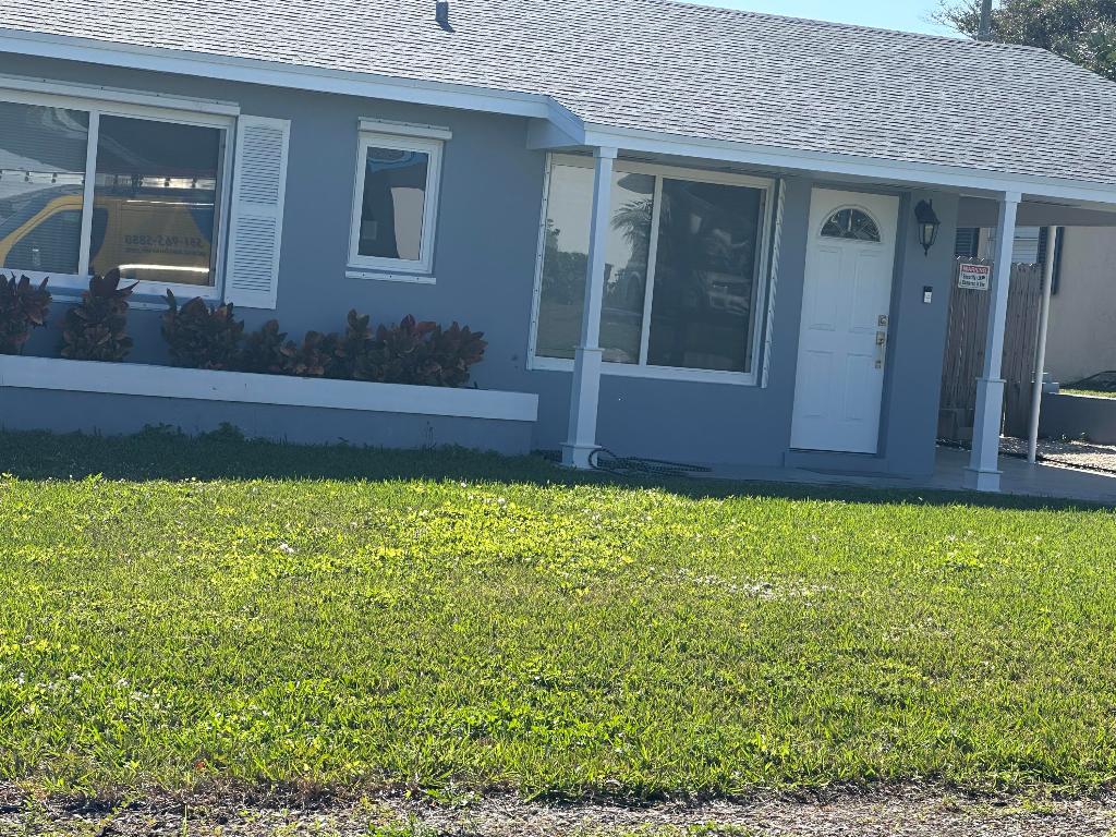 HYPOLUXO RIDGE - Residential Lease