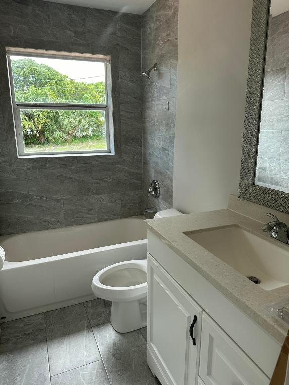 HYPOLUXO RIDGE - Residential Lease