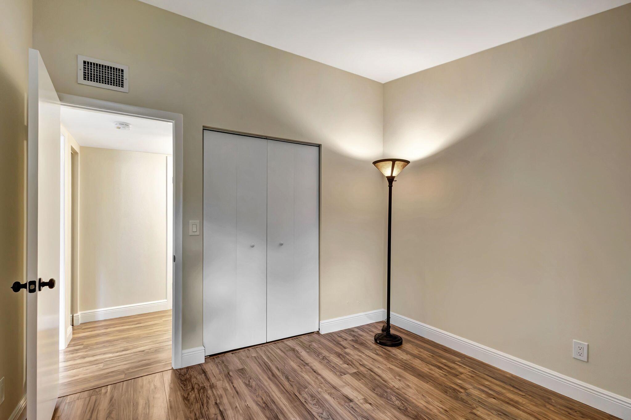 DUNBAR WOODS CONDO I II A - Residential Lease