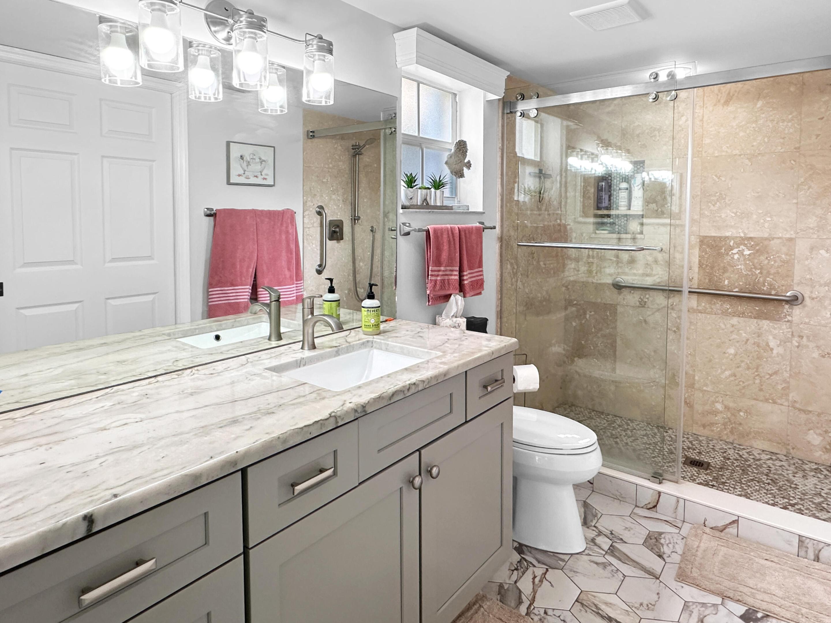 GROVE ISLE EAST CONDOMINIUM - Residential