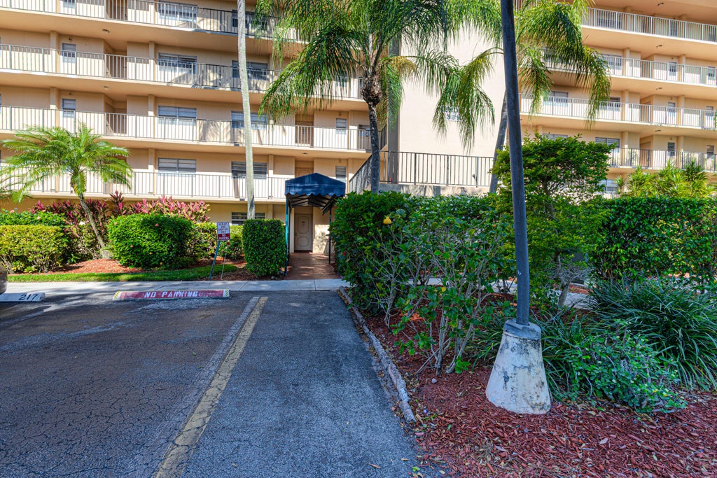Photo of 3810 Via Poinciana #104, Lake Worth, FL 33467 (MLS # R11074149)