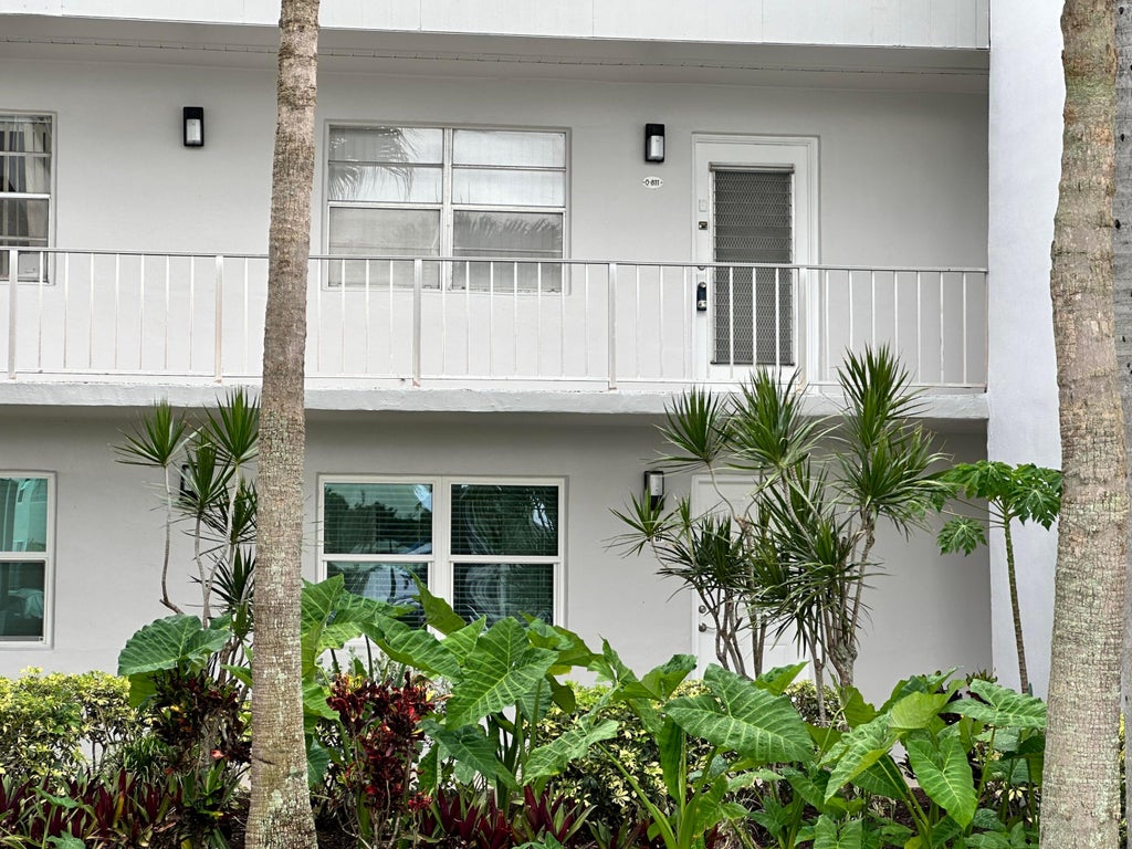 Photo of 811 Flanders Q, Delray Beach, FL 33484 (MLS # B26069486)