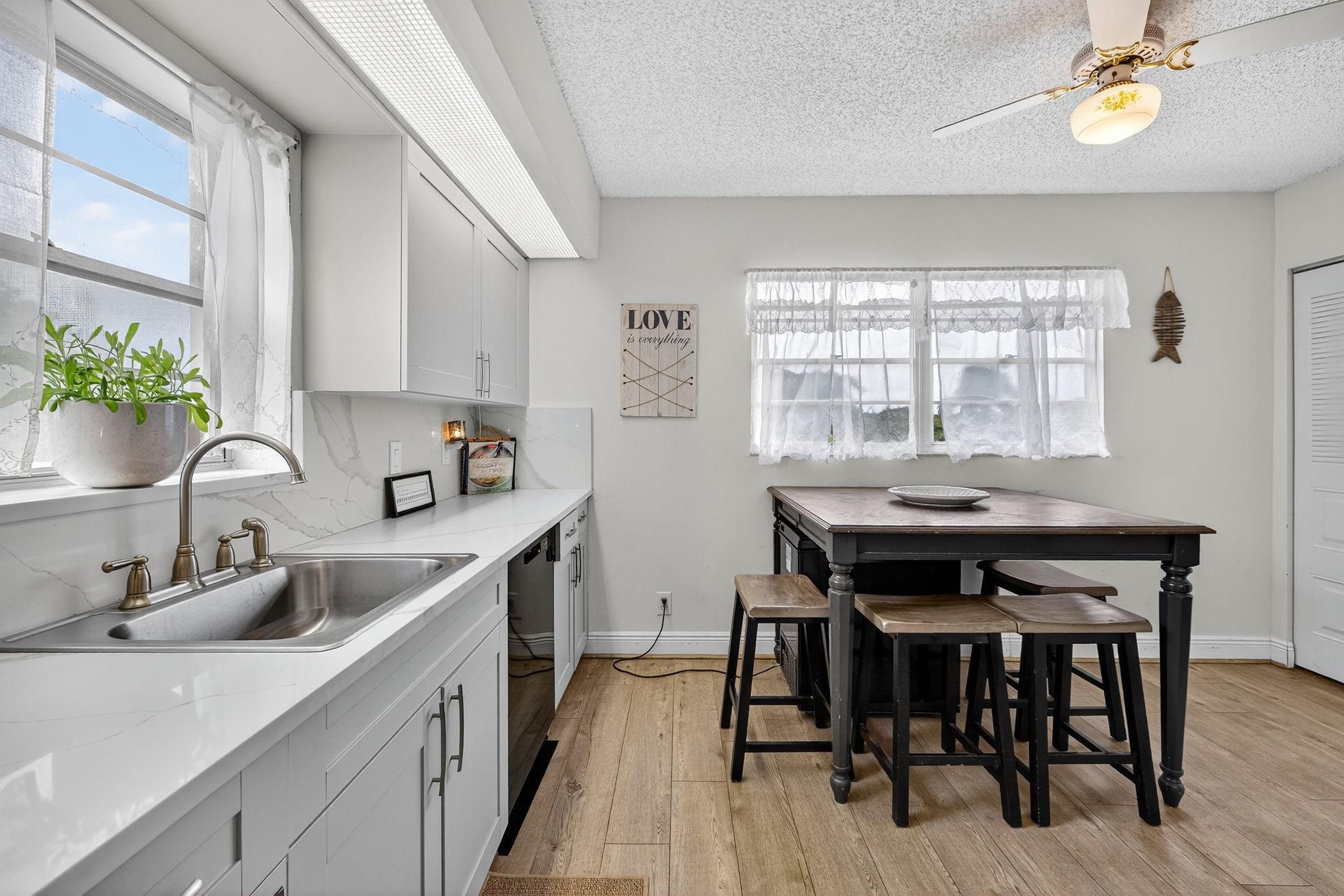 1603 Abaco Dr M4