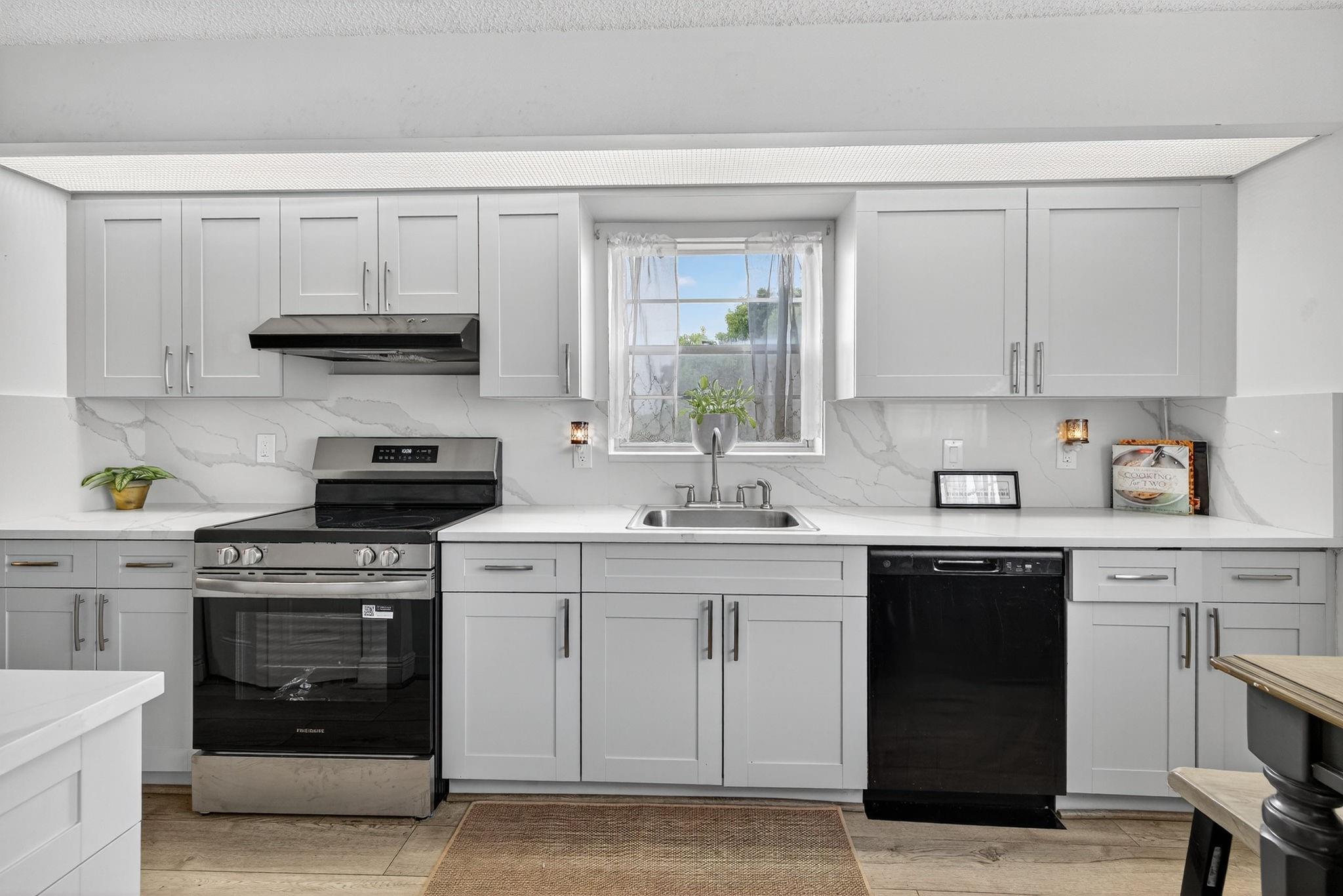 1603 Abaco Dr M4