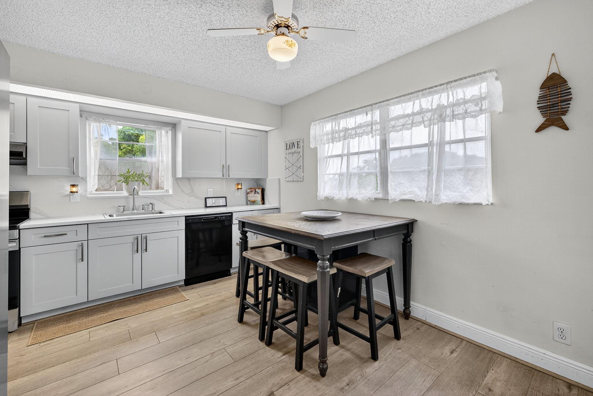 1603 Abaco Dr M4