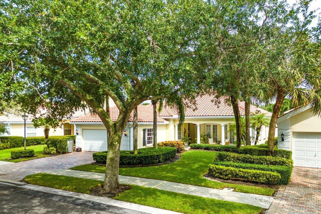 Photo of 215 Danube Way, Palm Beach Gardens, FL 33410 (MLS # R11122819)