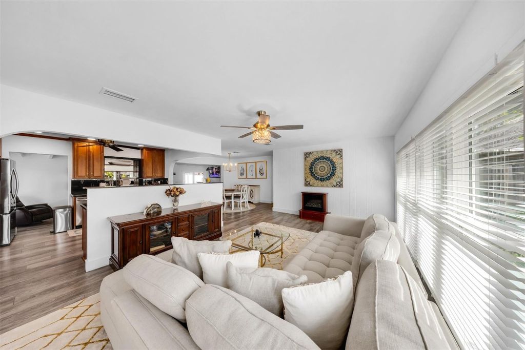 Photo of 2133 Coral Gardens Drive, Wilton Manors, FL 33306 (MLS # F10538782)