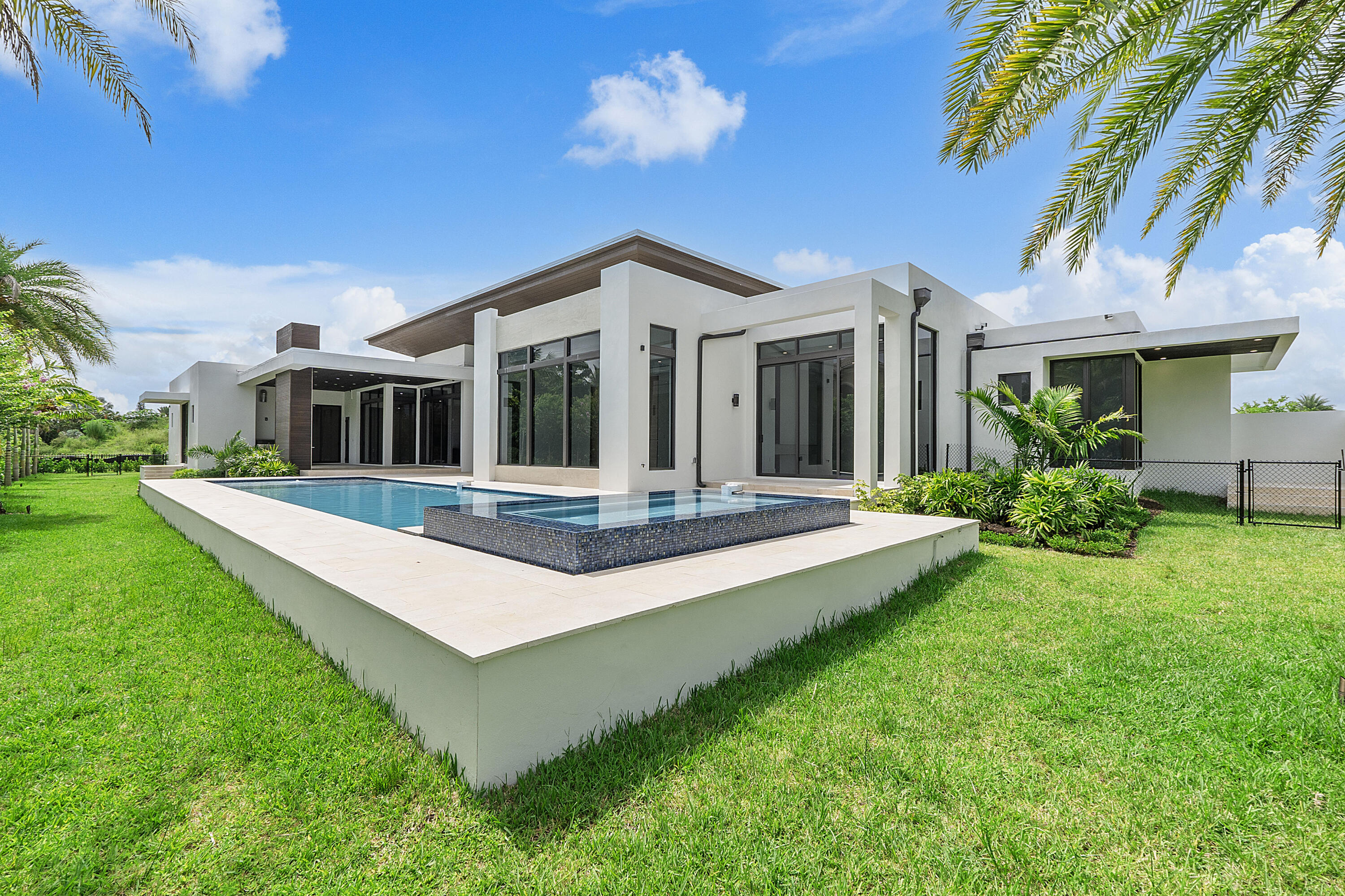 SLS REAL ESTATE 4 - Residential