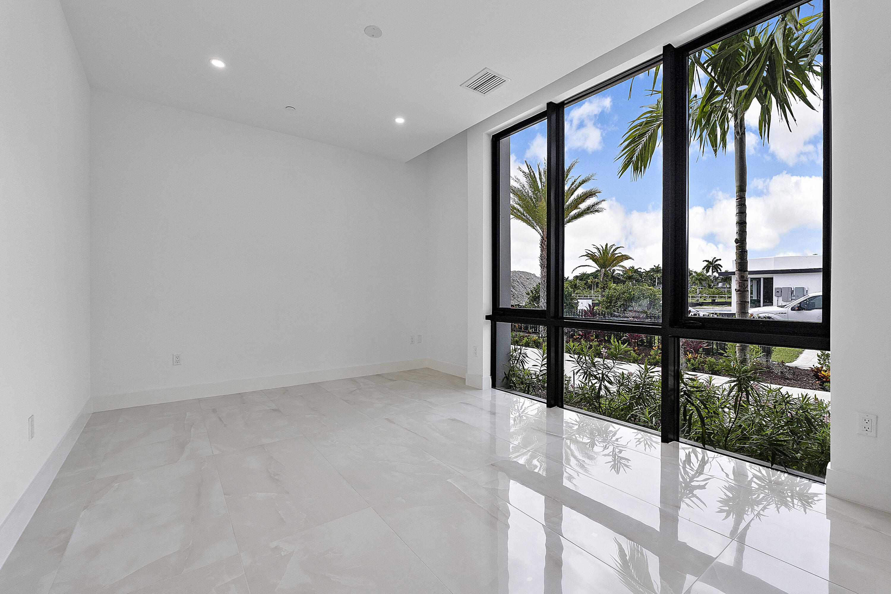 SLS REAL ESTATE 4 - Residential