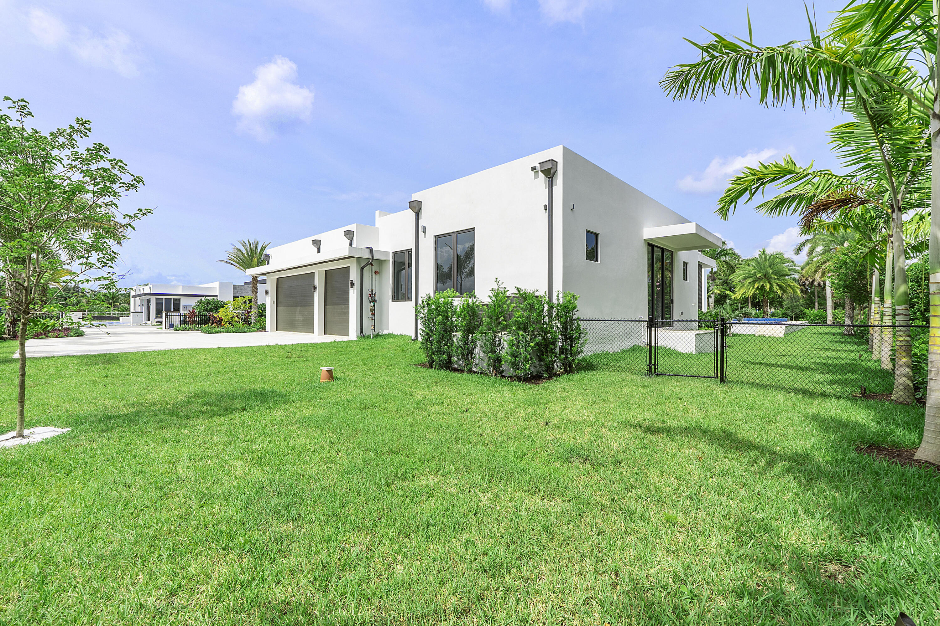 SLS REAL ESTATE 4 - Residential