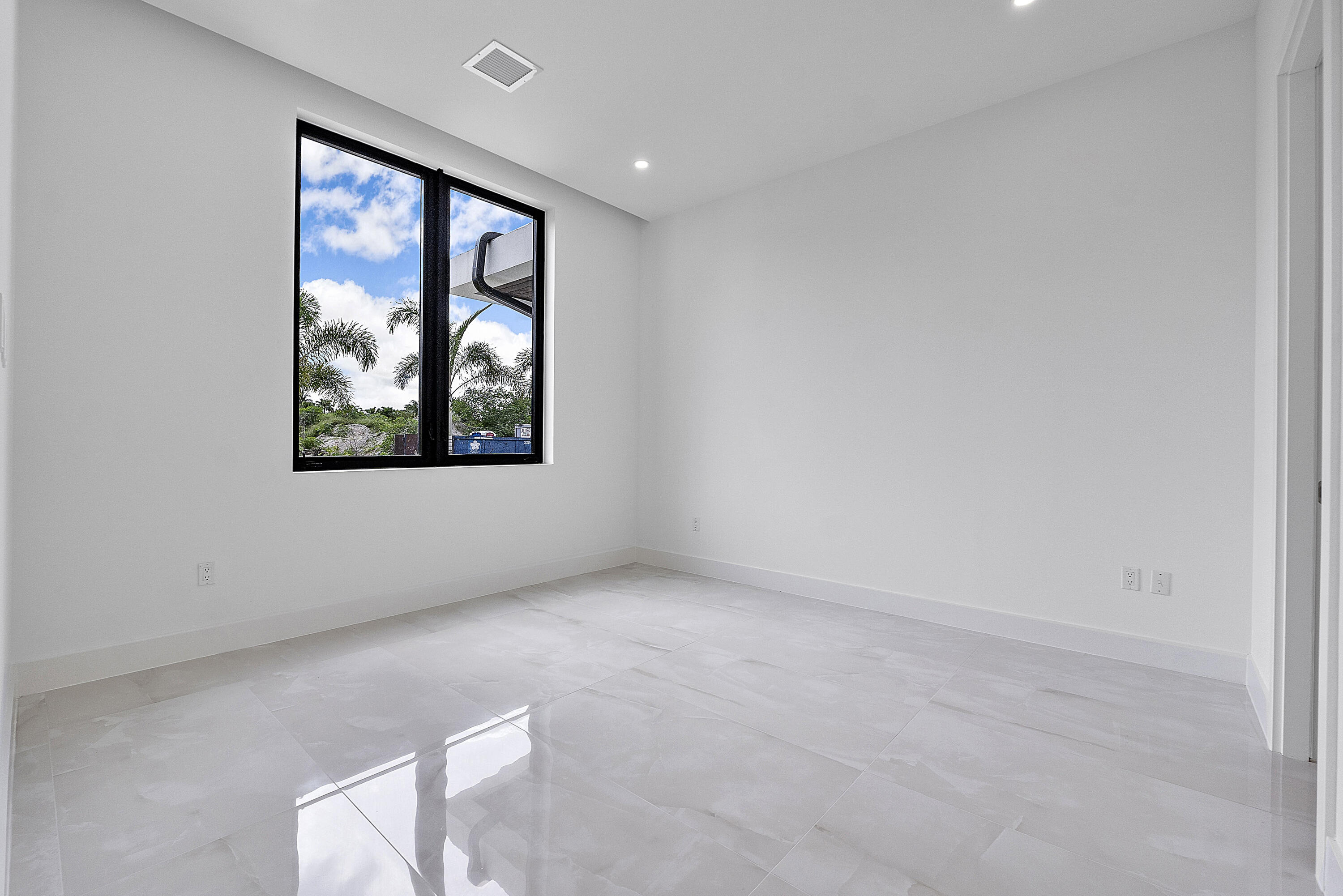 SLS REAL ESTATE 4 - Residential