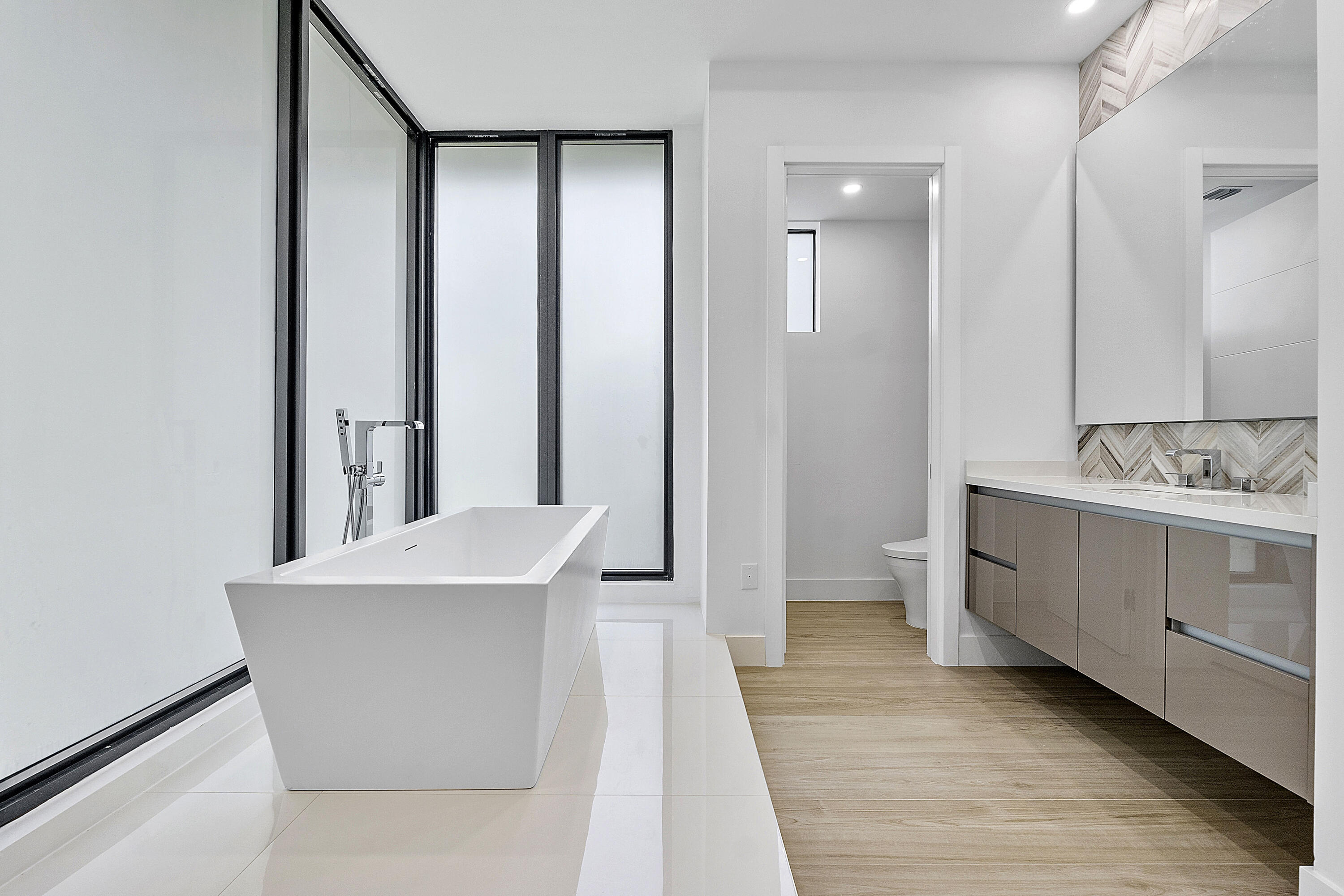 SLS REAL ESTATE 4 - Residential