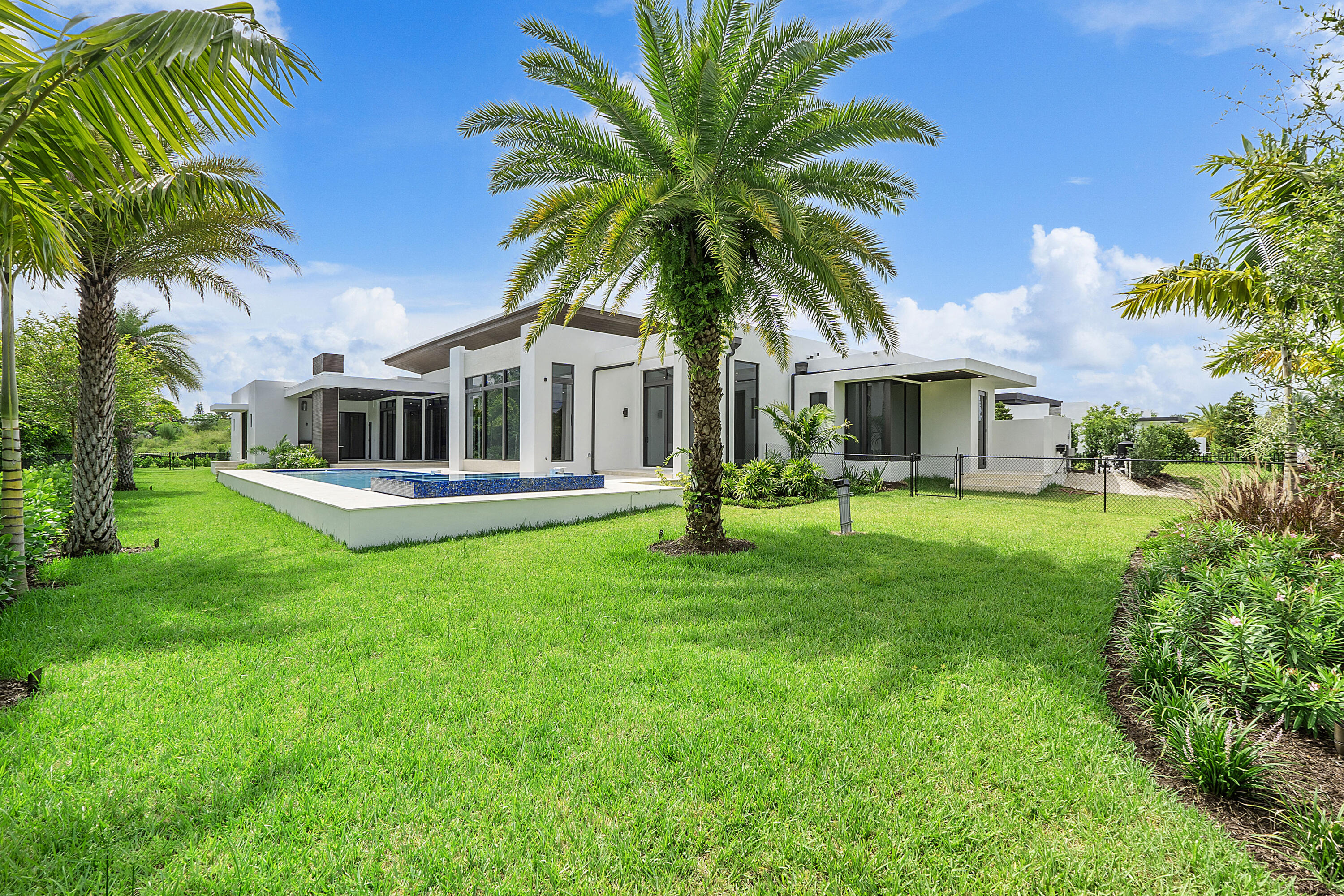 SLS REAL ESTATE 4 - Residential