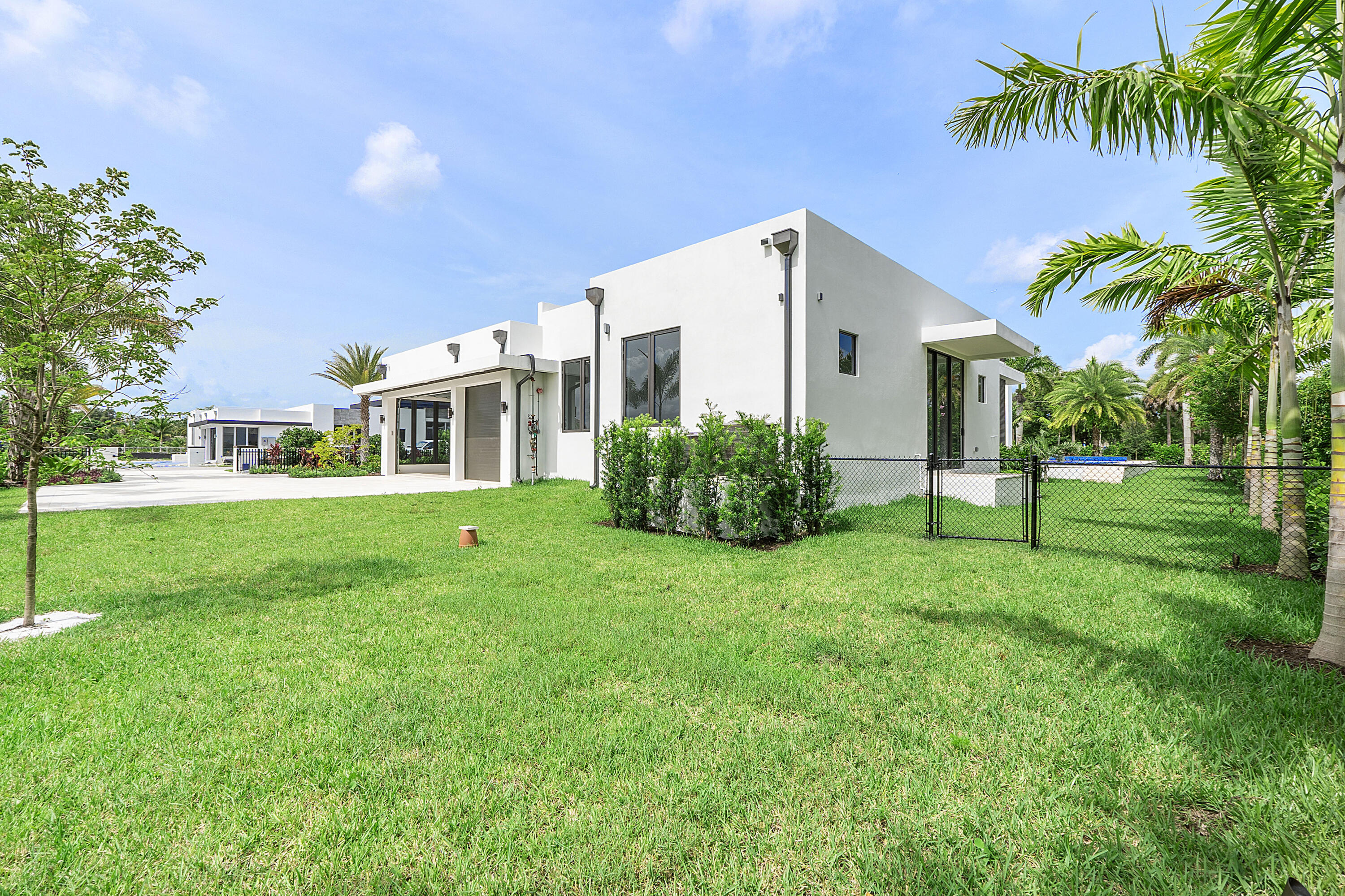 SLS REAL ESTATE 4 - Residential