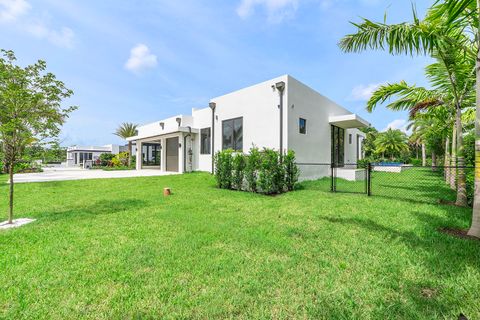 Tiny photo for 11781 NW 15th Street, Plantation, FL 33323 (MLS # B26003032)