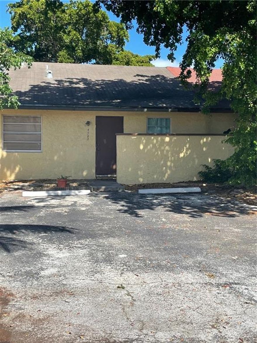 Priced to sell two bedroom villa with stained concrete floors and newer bathrooms. Convenient locationvacant and easy to show!