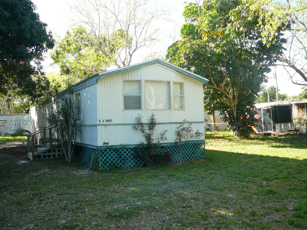 Photo of 1207 E Joy E Lane, Fort Pierce, FL 34950 (MLS # R10779614)
