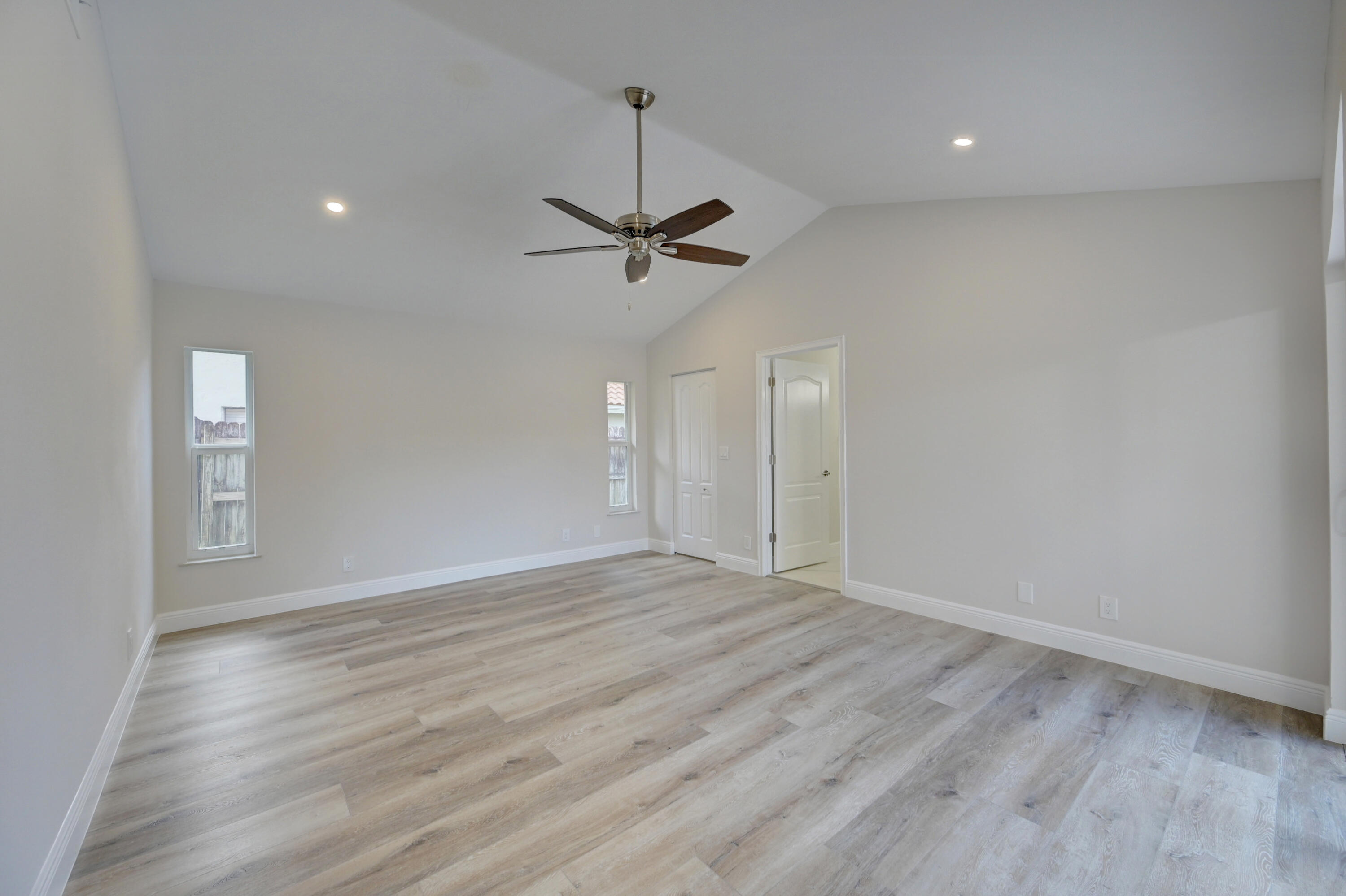 SUN VALLEY 2 - Residential Lease