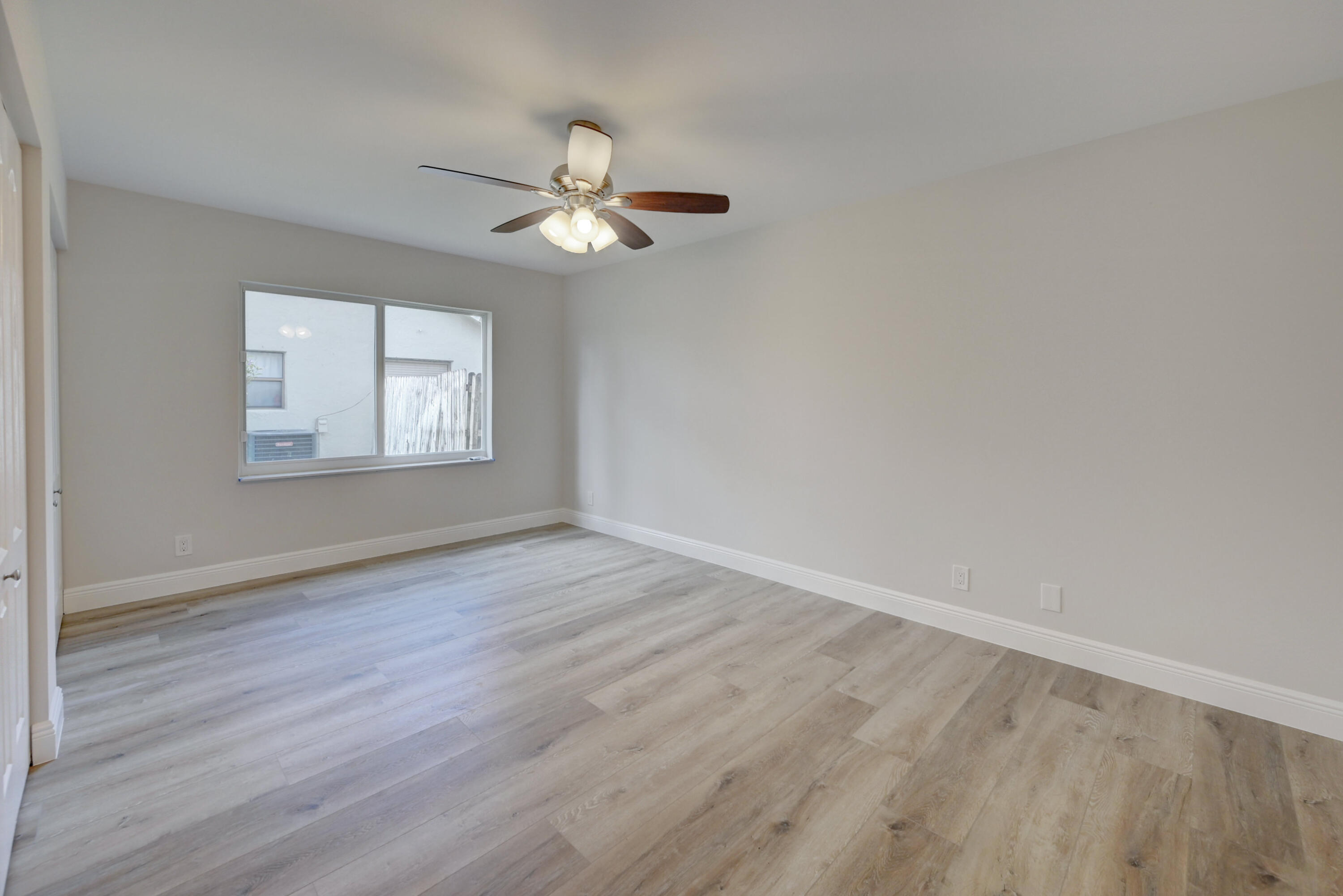 SUN VALLEY 2 - Residential Lease