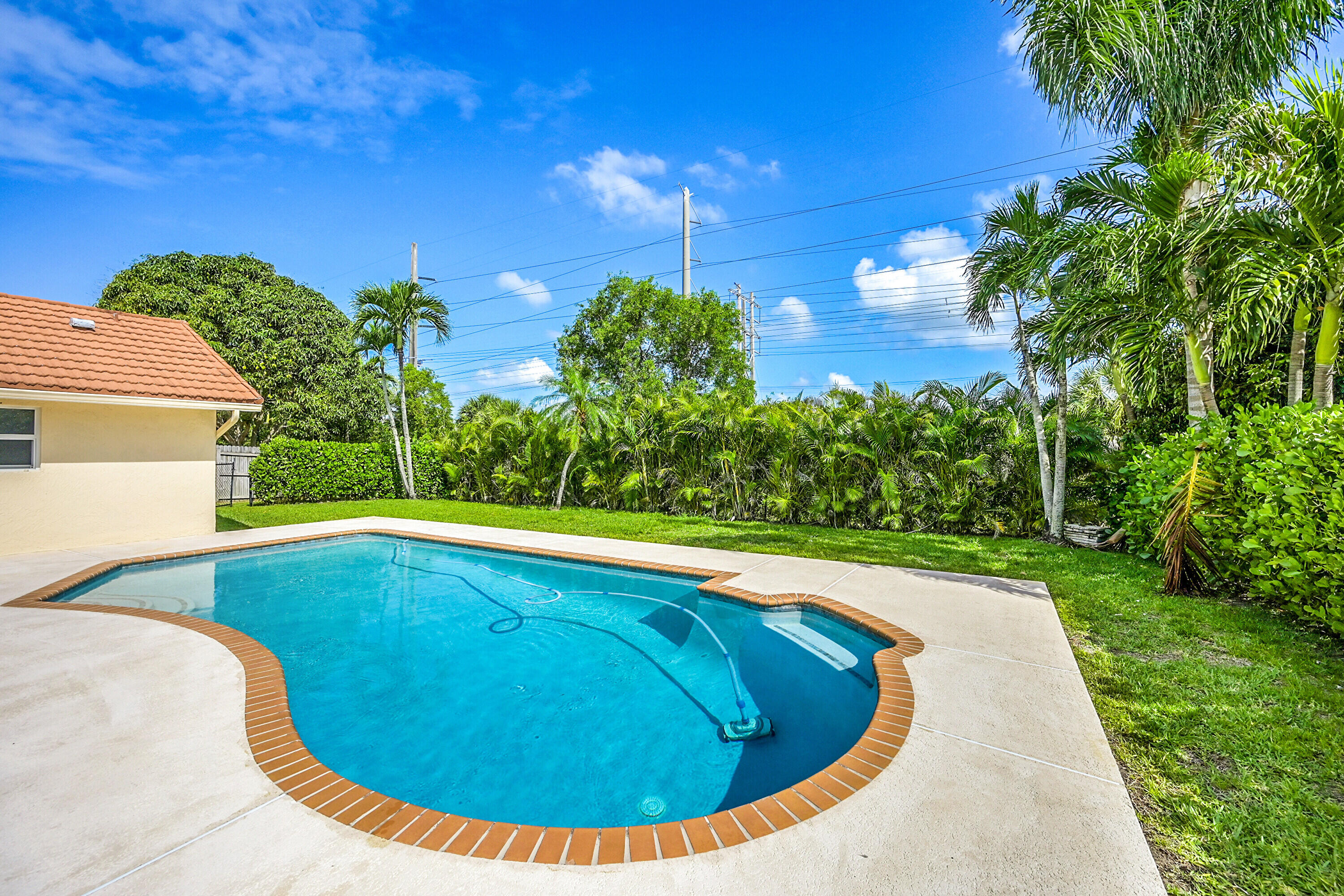 SUN VALLEY 2 - Residential Lease