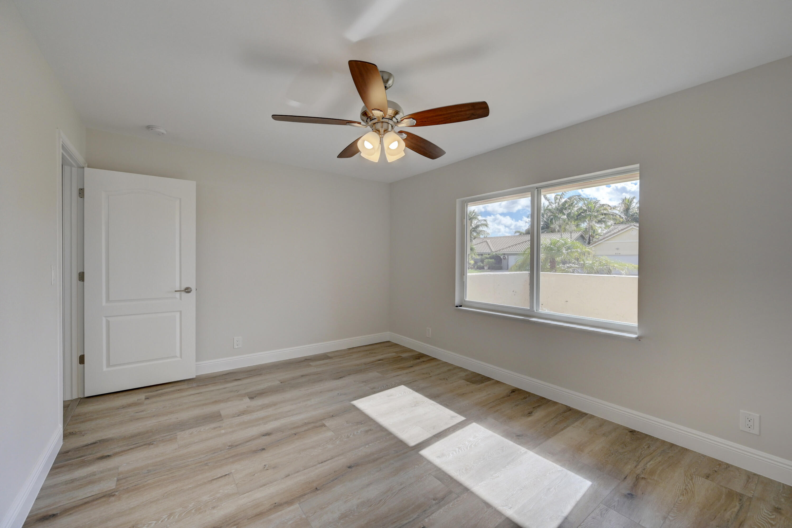 SUN VALLEY 2 - Residential Lease