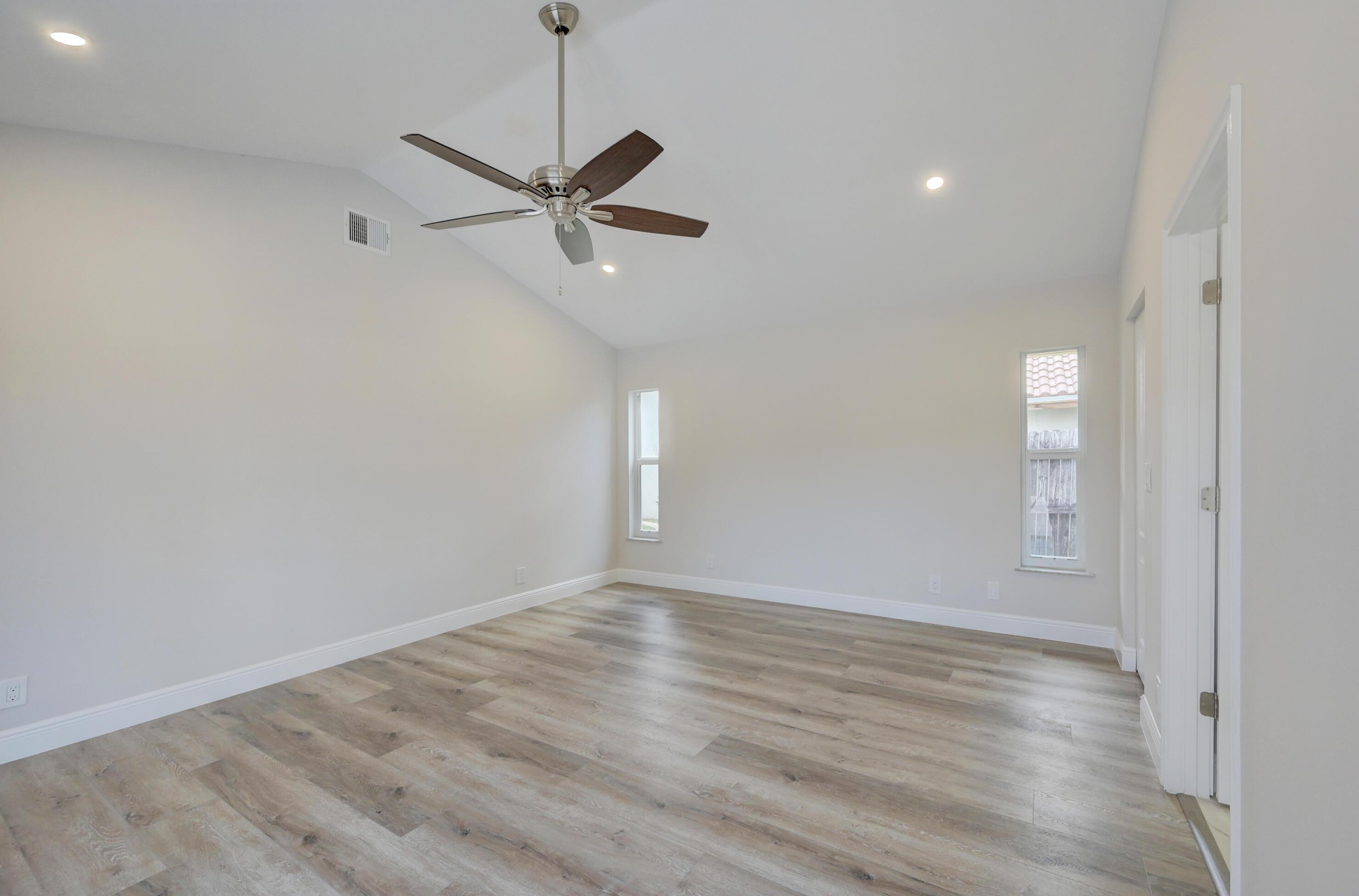 SUN VALLEY 2 - Residential Lease