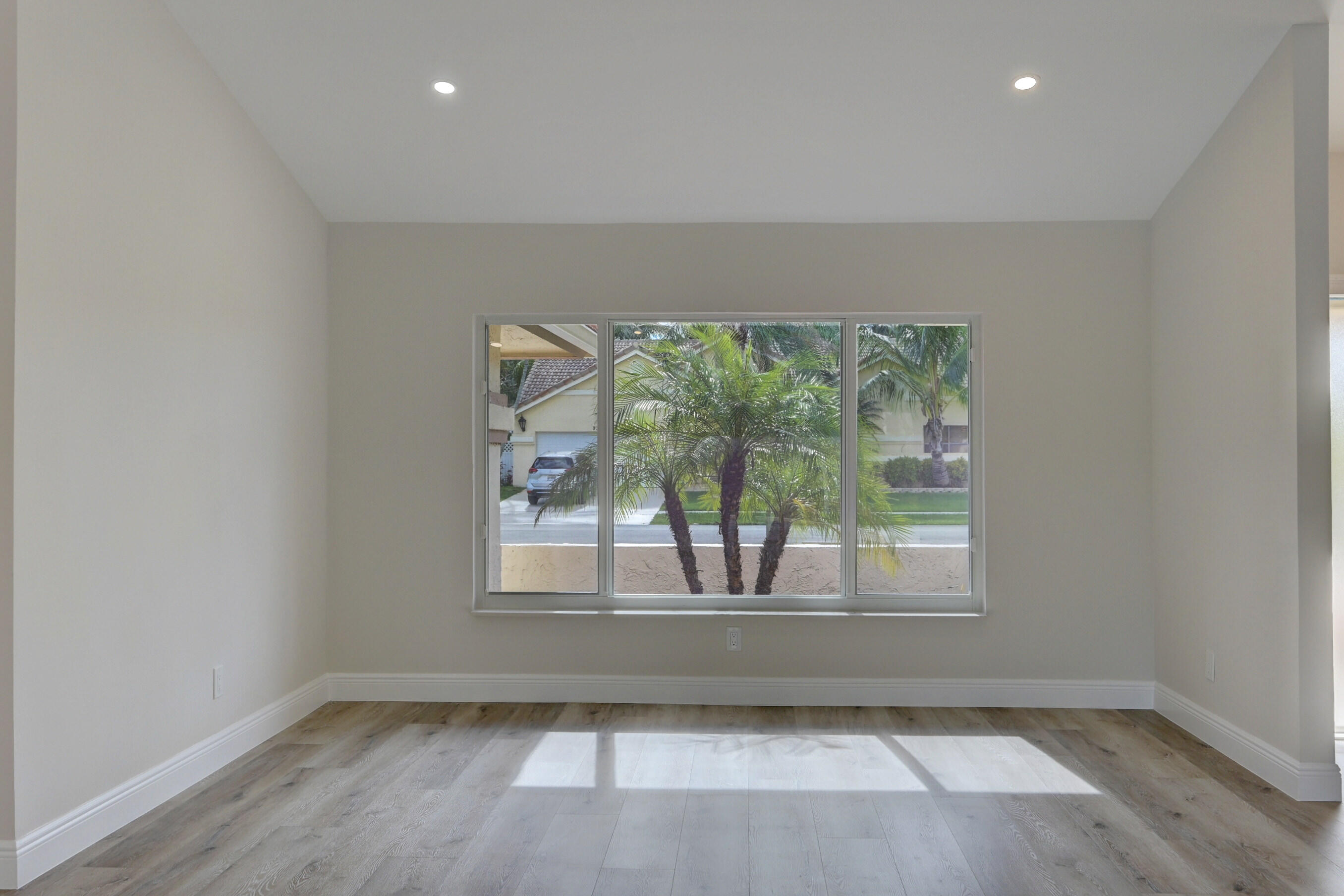 SUN VALLEY 2 - Residential Lease