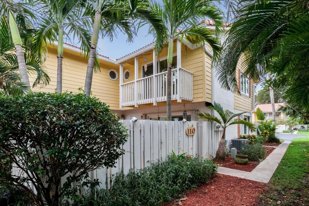 Photo of 110 Seabreeze Circle Cir, Jupiter, FL 33477 (MLS # R10756955)