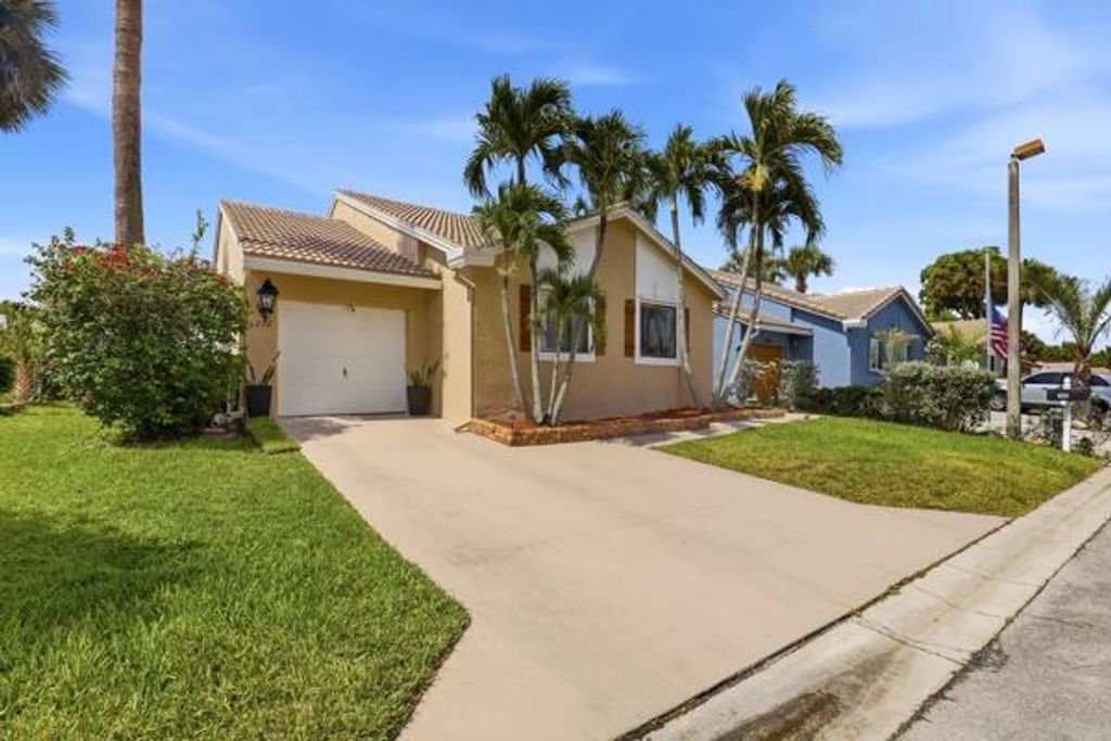 Photo of 6212 Country Fair Circle, Boynton Beach, FL 33437 (MLS # B26034025)