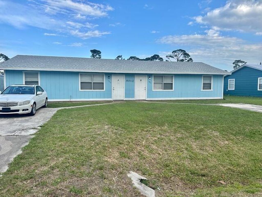 Photo of 5012 Killarney Avenue, Fort Pierce, FL 34951 (MLS # B26009944)