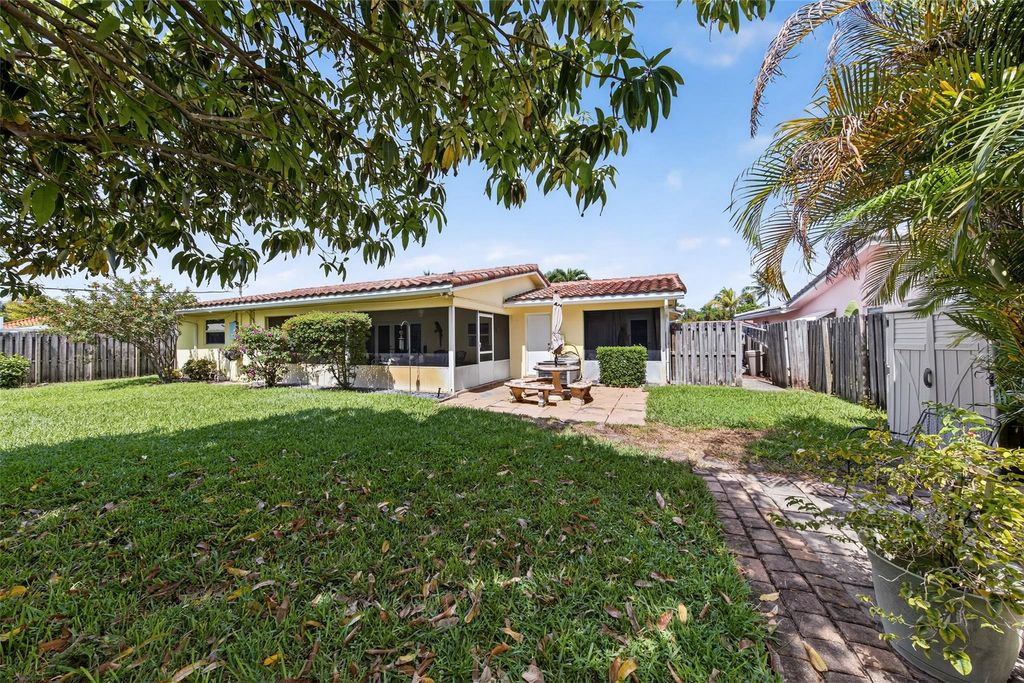 Photo of 5340 NE 17th Ter, Fort Lauderdale, FL 33334 (MLS # F10519026)