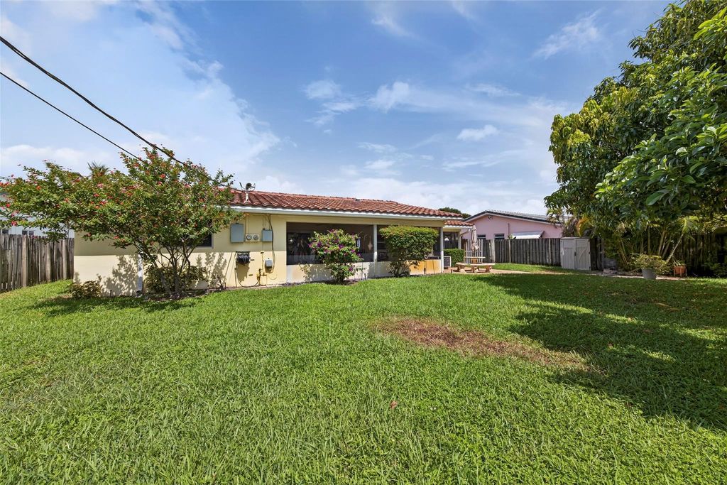 Photo of 5340 NE 17th Ter, Fort Lauderdale, FL 33334 (MLS # F10519026)