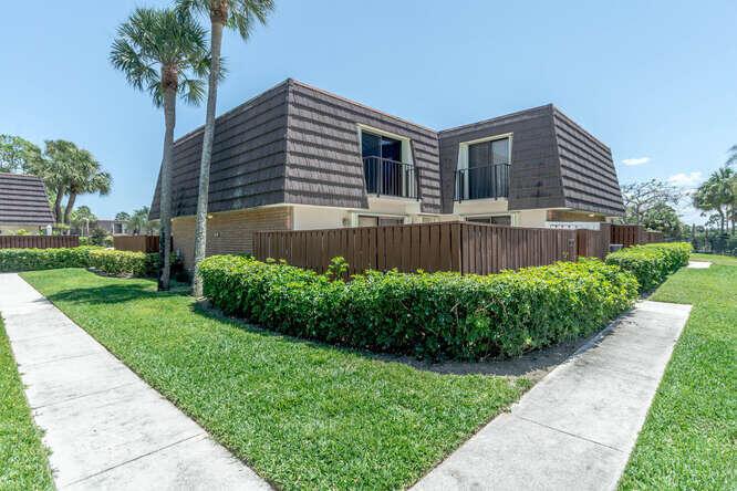 This light, bright 2 bedroom 2.5 bath home is now available for annual rental beginning in April, 2025. This beach close beauty features modern finishes, gorgeous remodeled master bath, new flooring and freshly renovated balconies. Oversized, fenced in patio plus 2 open balconies facing the intracoastal. Community pool, tennis & pickle ball. WALK TO BEACH, fishing pier, shopping, dining and just 20 minutes to PBI Airport!
