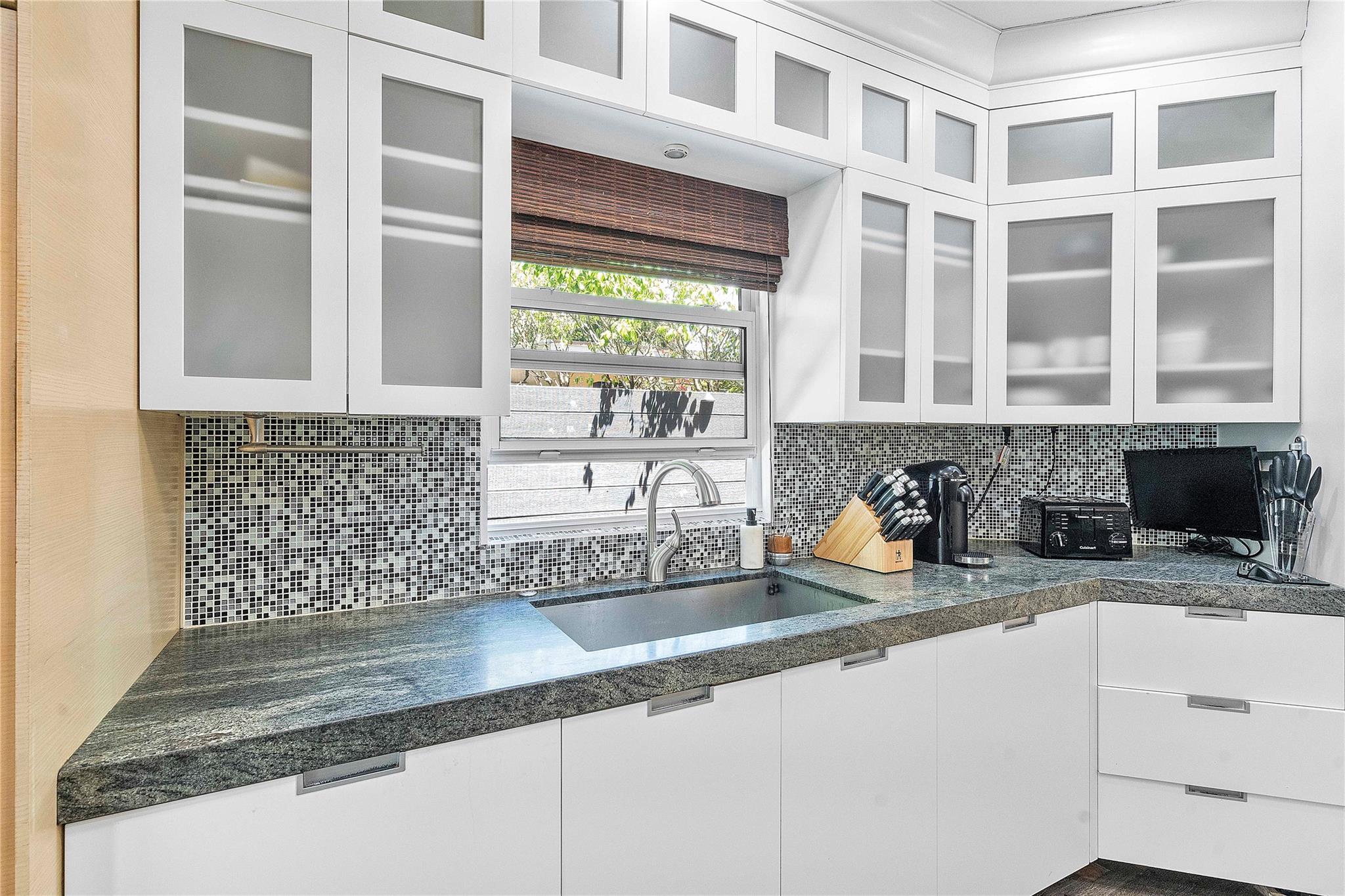 Riverside Add Amd 1-13 B - Residential Lease