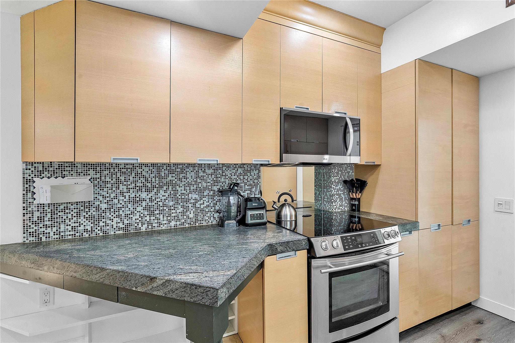 Riverside Add Amd 1-13 B - Residential Lease