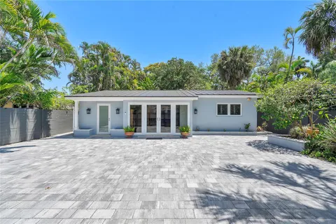 720 SW 14th Ter, Fort Lauderdale, FL MLS: F10499076