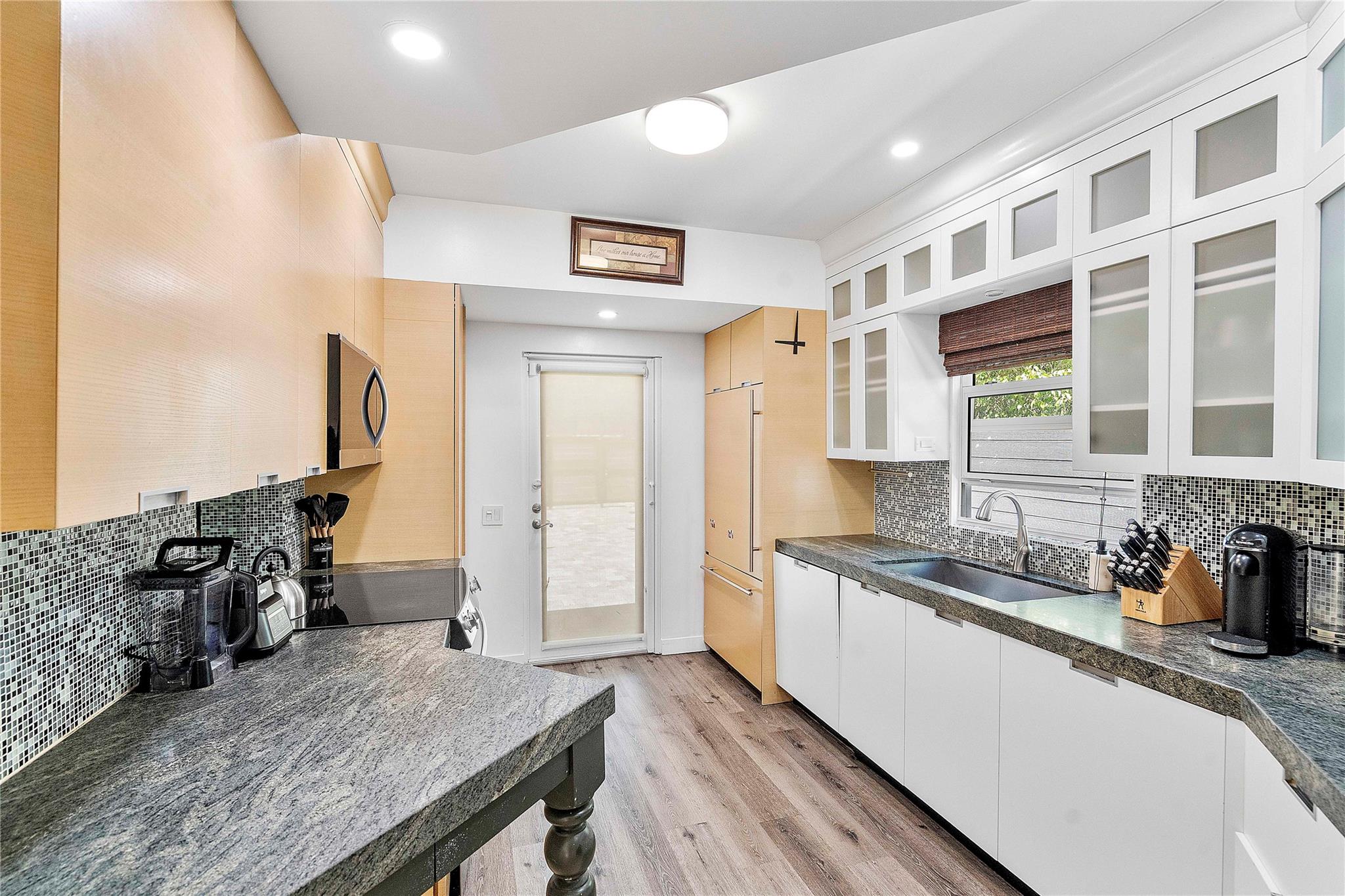 Riverside Add Amd 1-13 B - Residential Lease