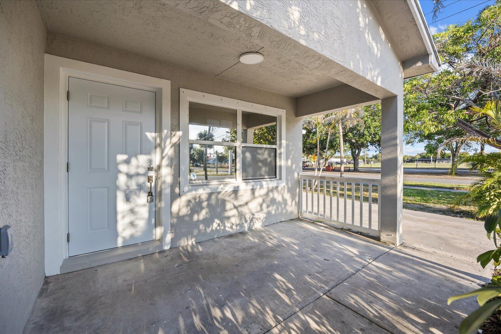 945 SE Forrest Park Drive