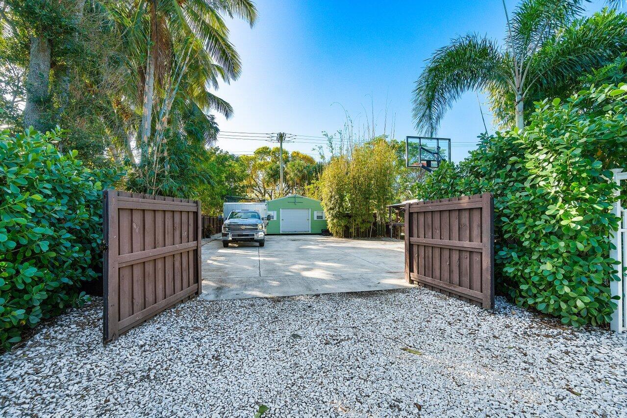 COUNTRY CLUB VILLAGE SEC A - Residential