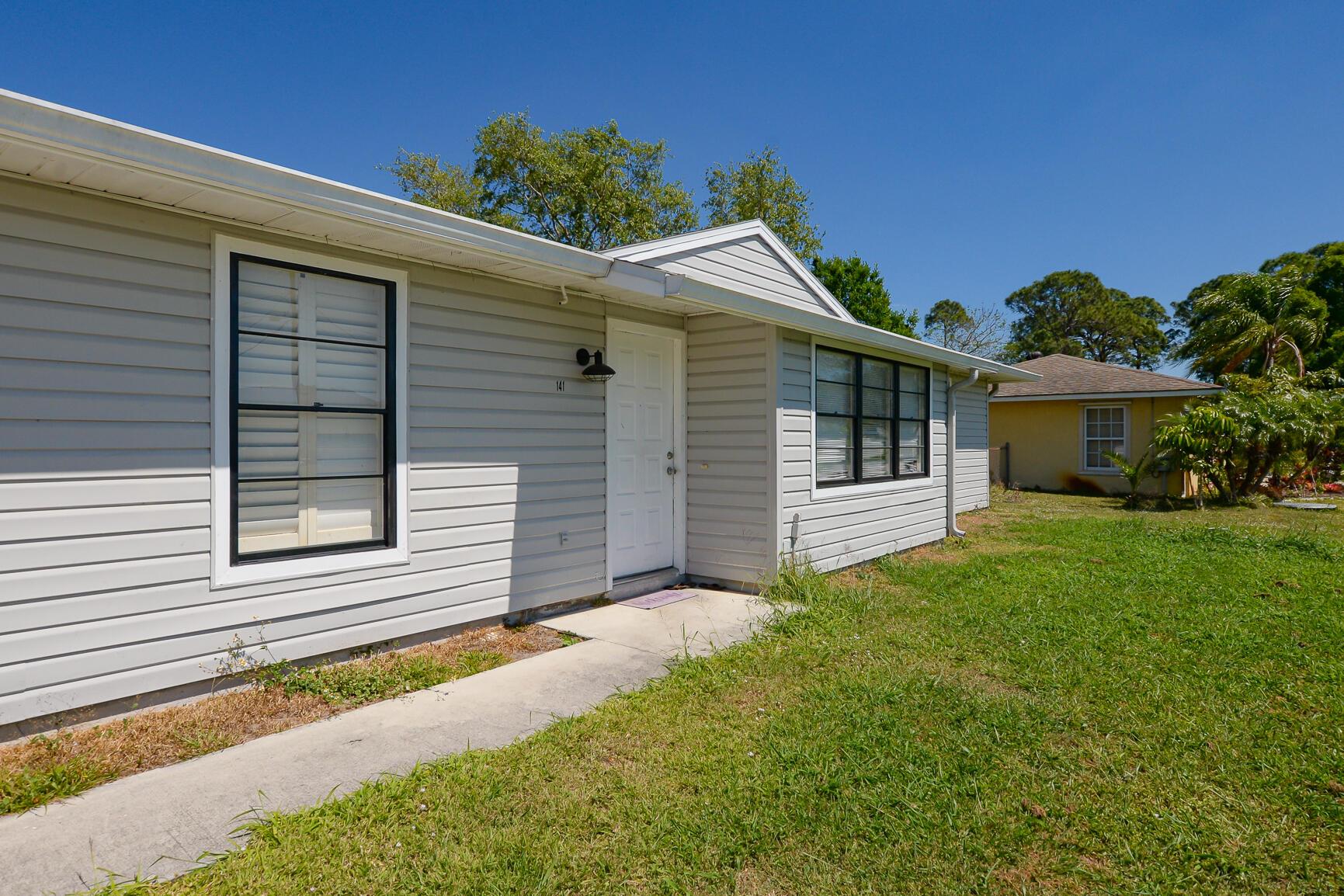 141 SW Duval Avenue