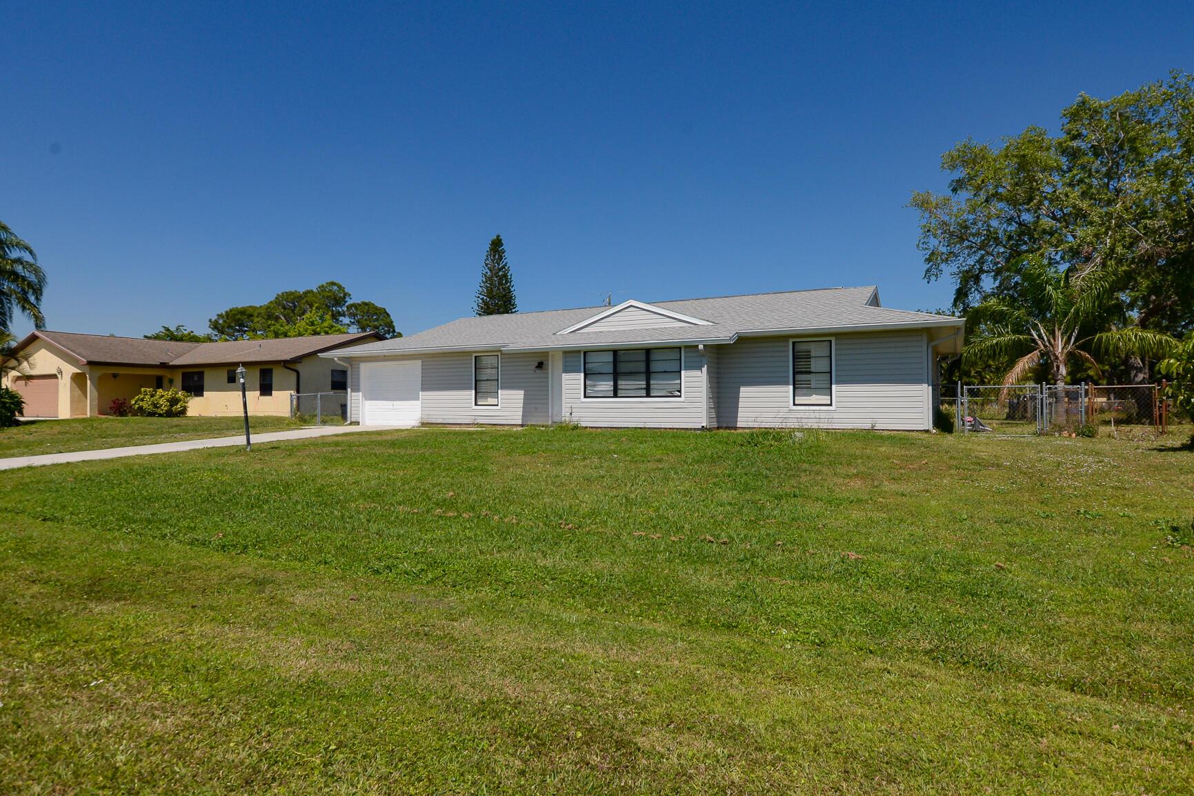 141 SW Duval Avenue