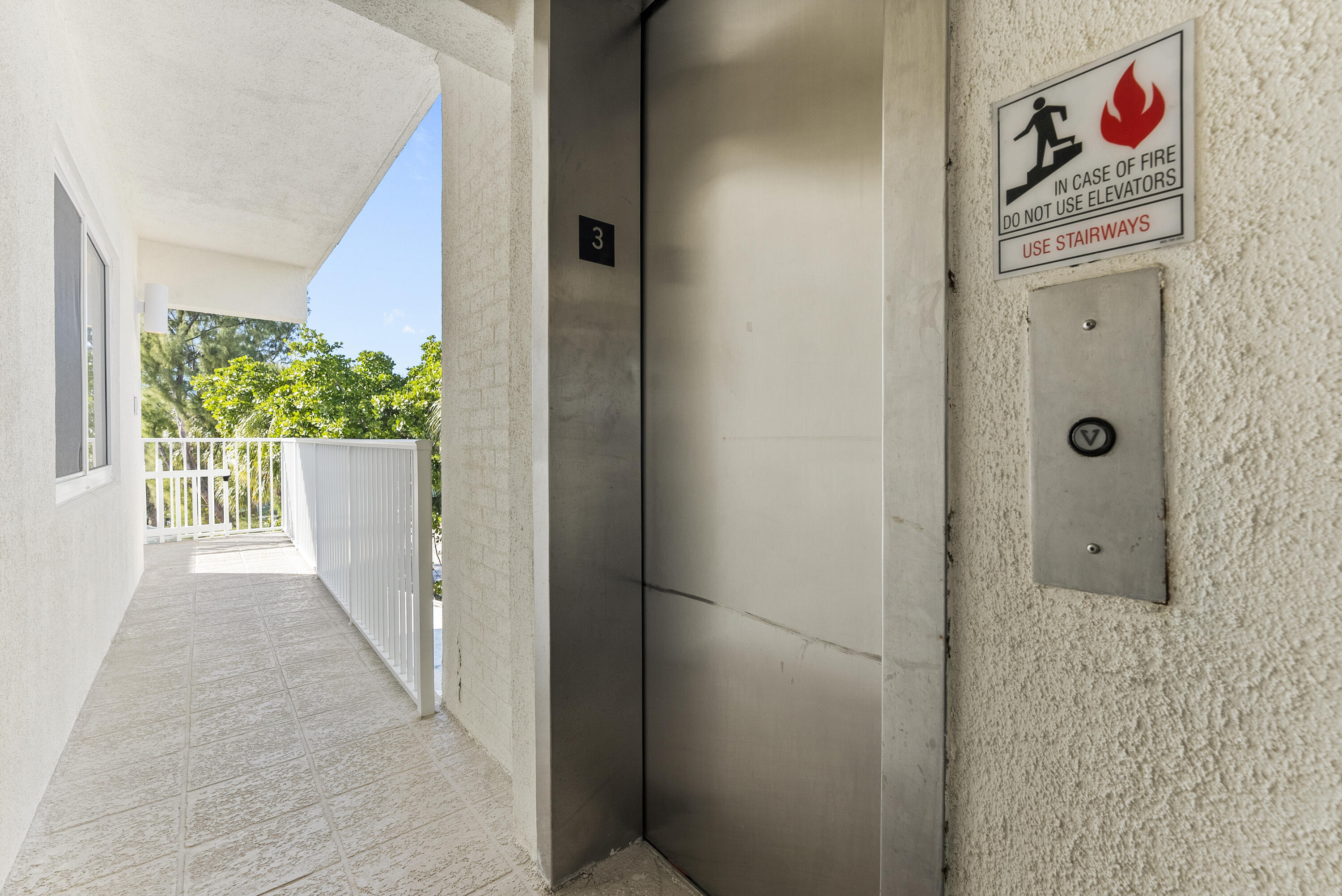 SHORELAND - Residential